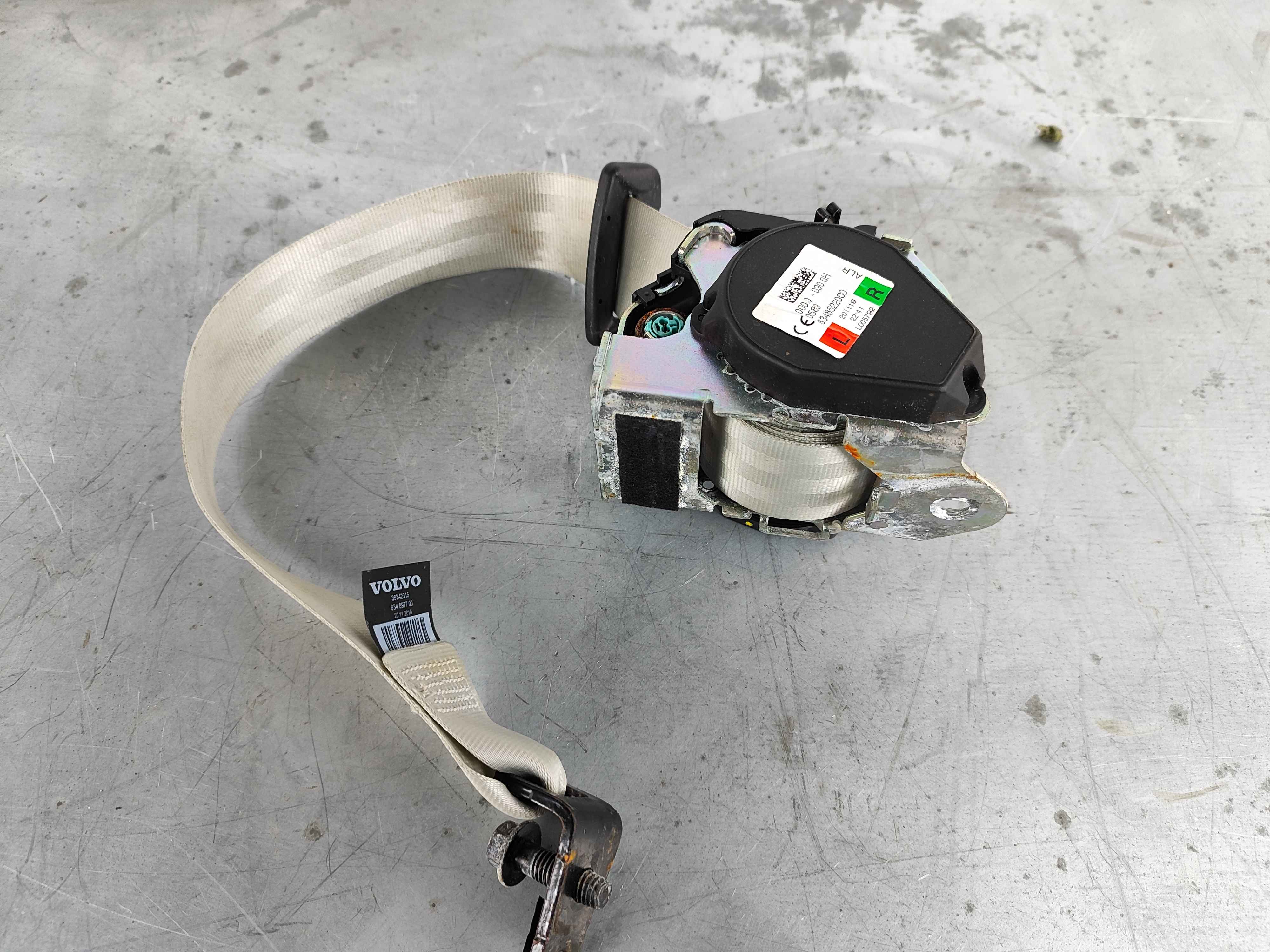 Seat belt FC 21; CH 410174- FC 36; CH 412426- outer blonde Variant code: EL01 and N901 and (FL03 or FL05) and 6D01
