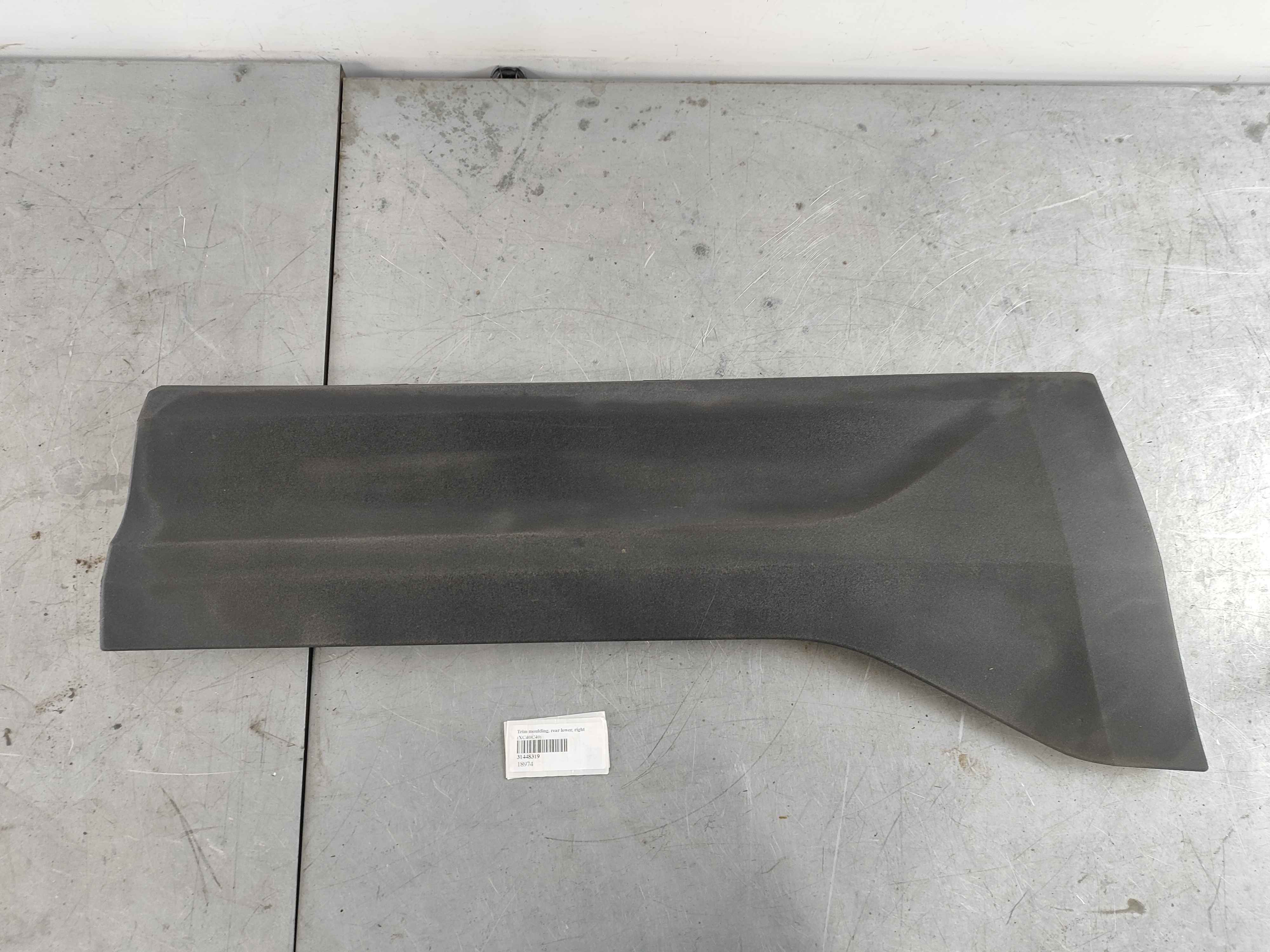 Trim moulding, rear lower, right (XC40|C40)