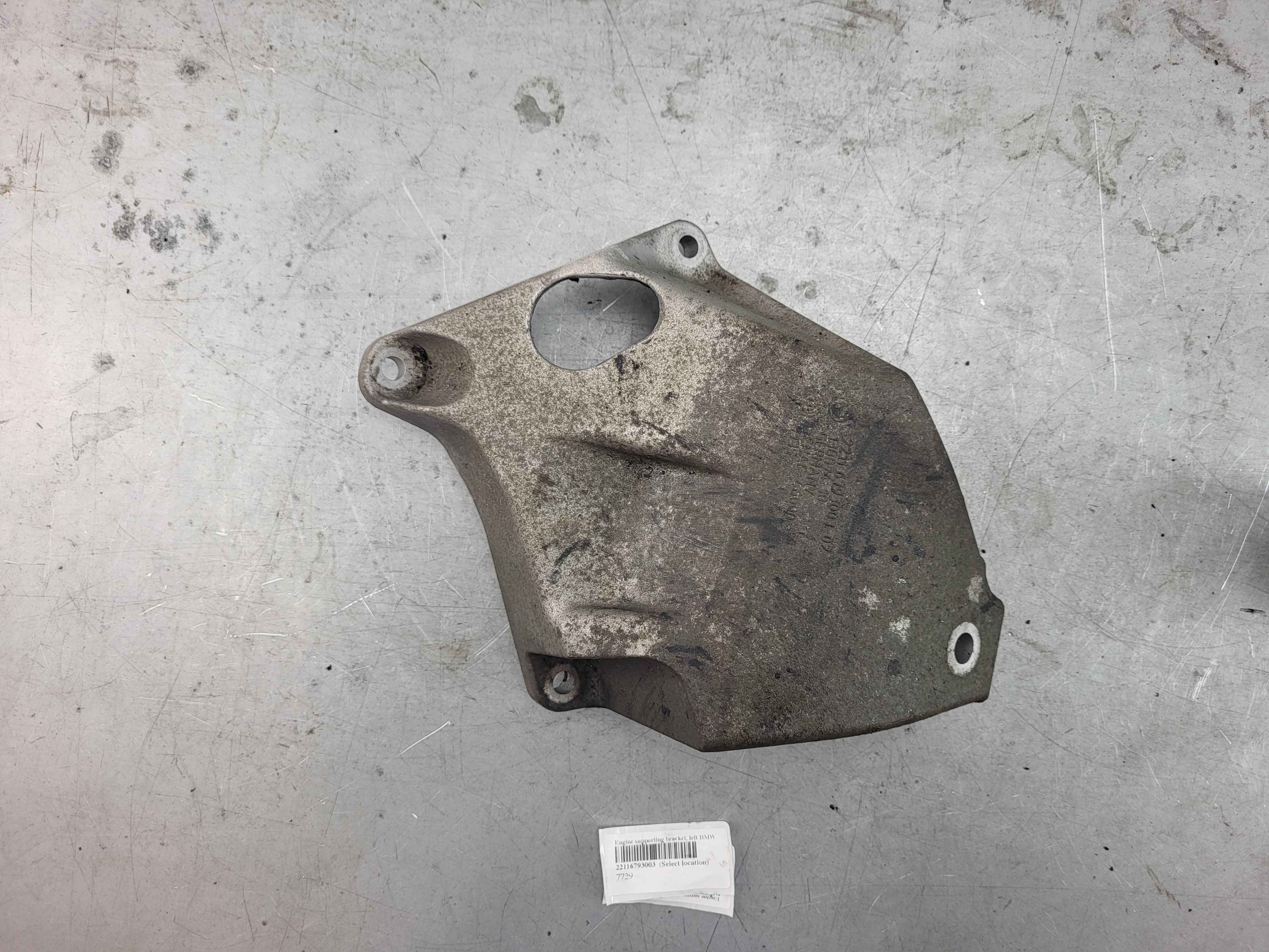 Engine supporting bracket, left BMW