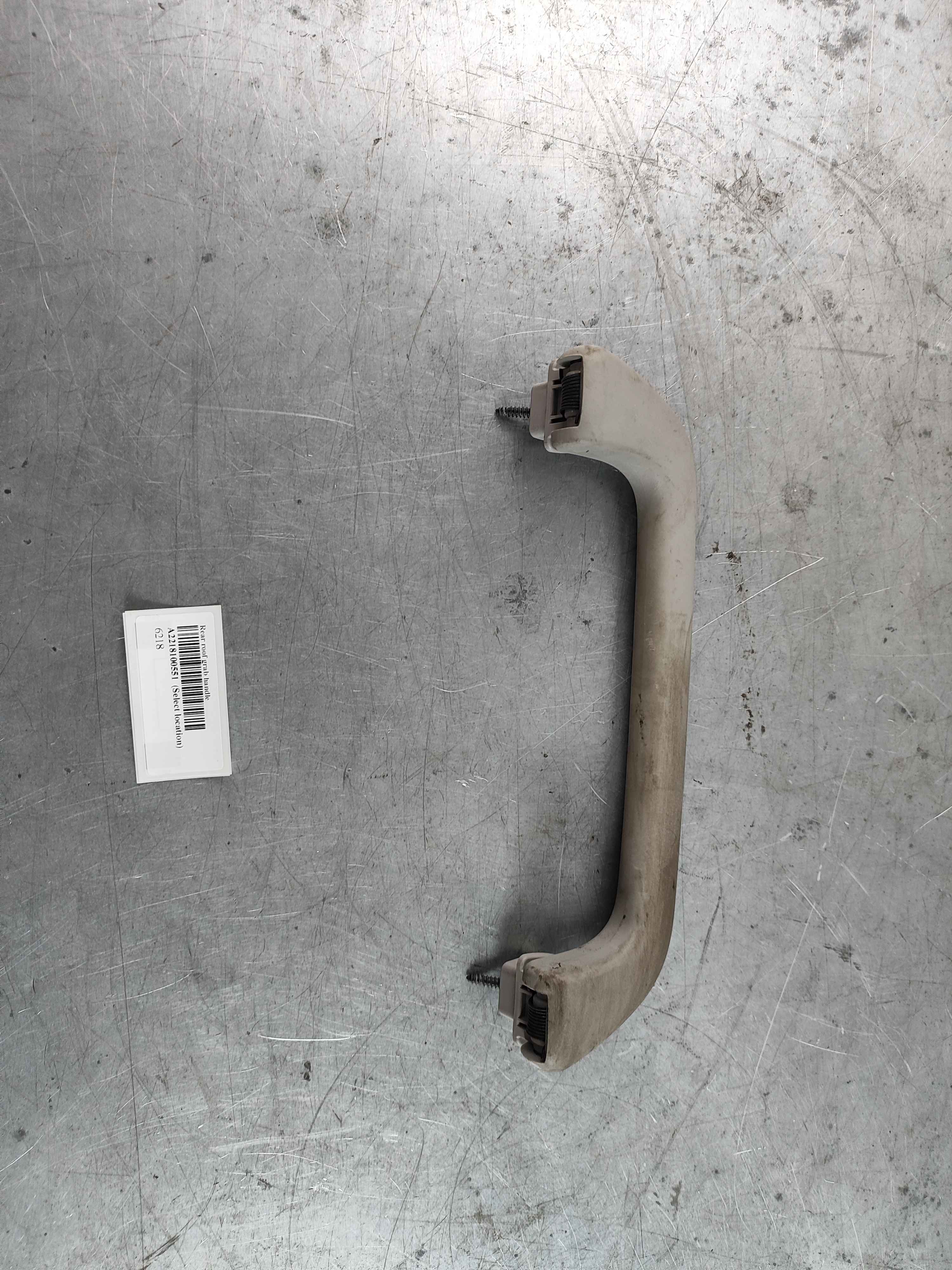 Rear roof grab handle