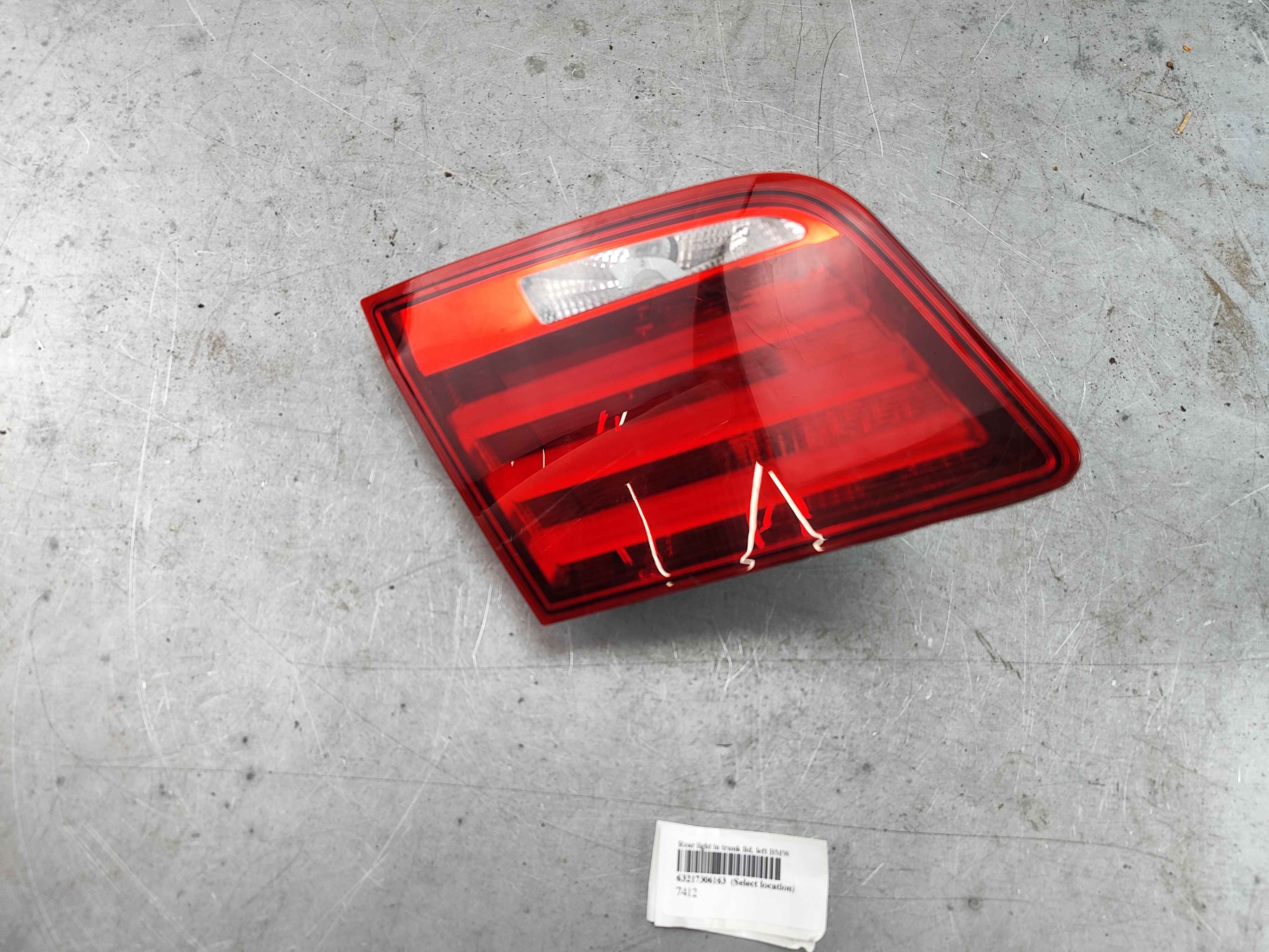 Rear light in trunk lid, left BMW