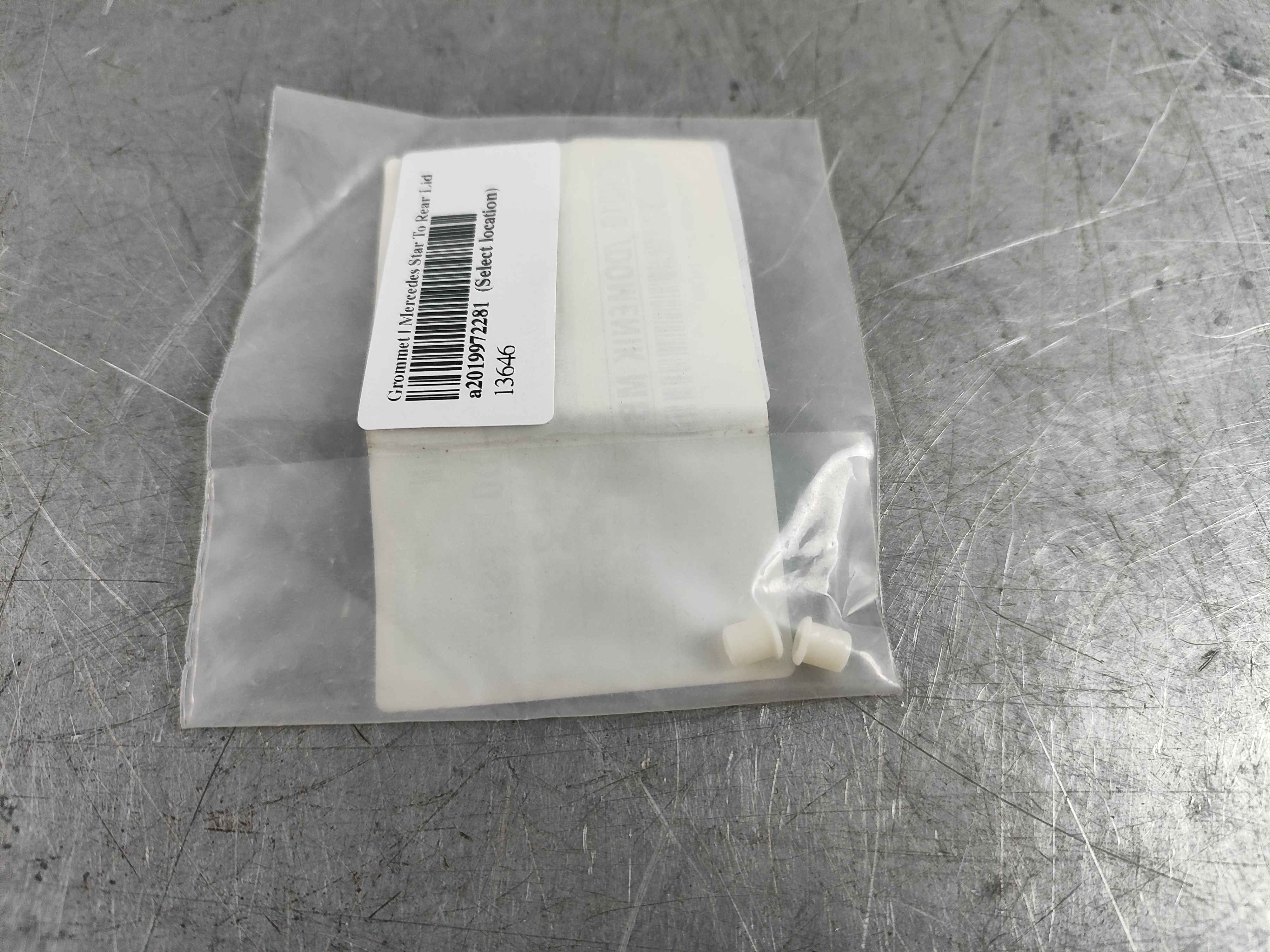 Grommet | Mercedes Star To Rear Lid