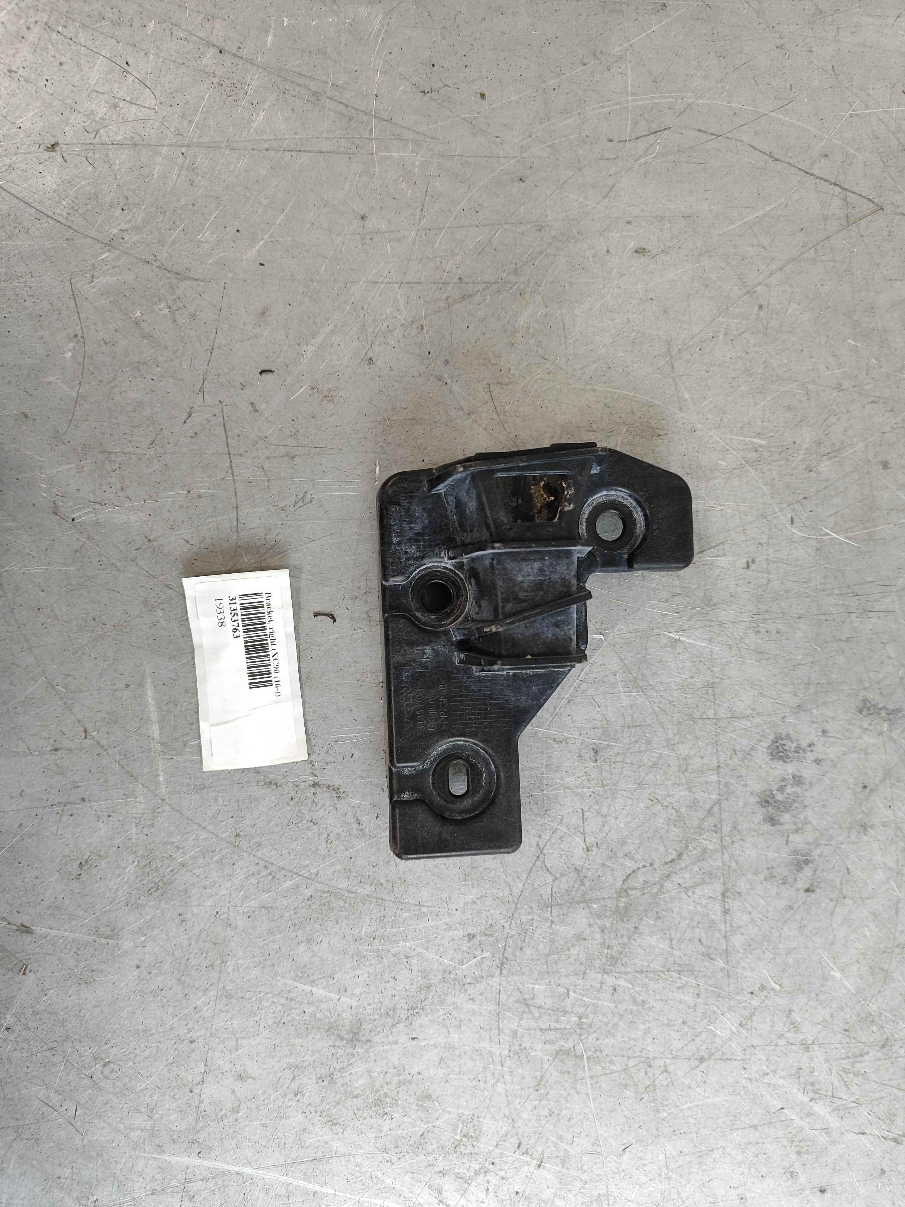 Bracket, right (XC90 (16-))