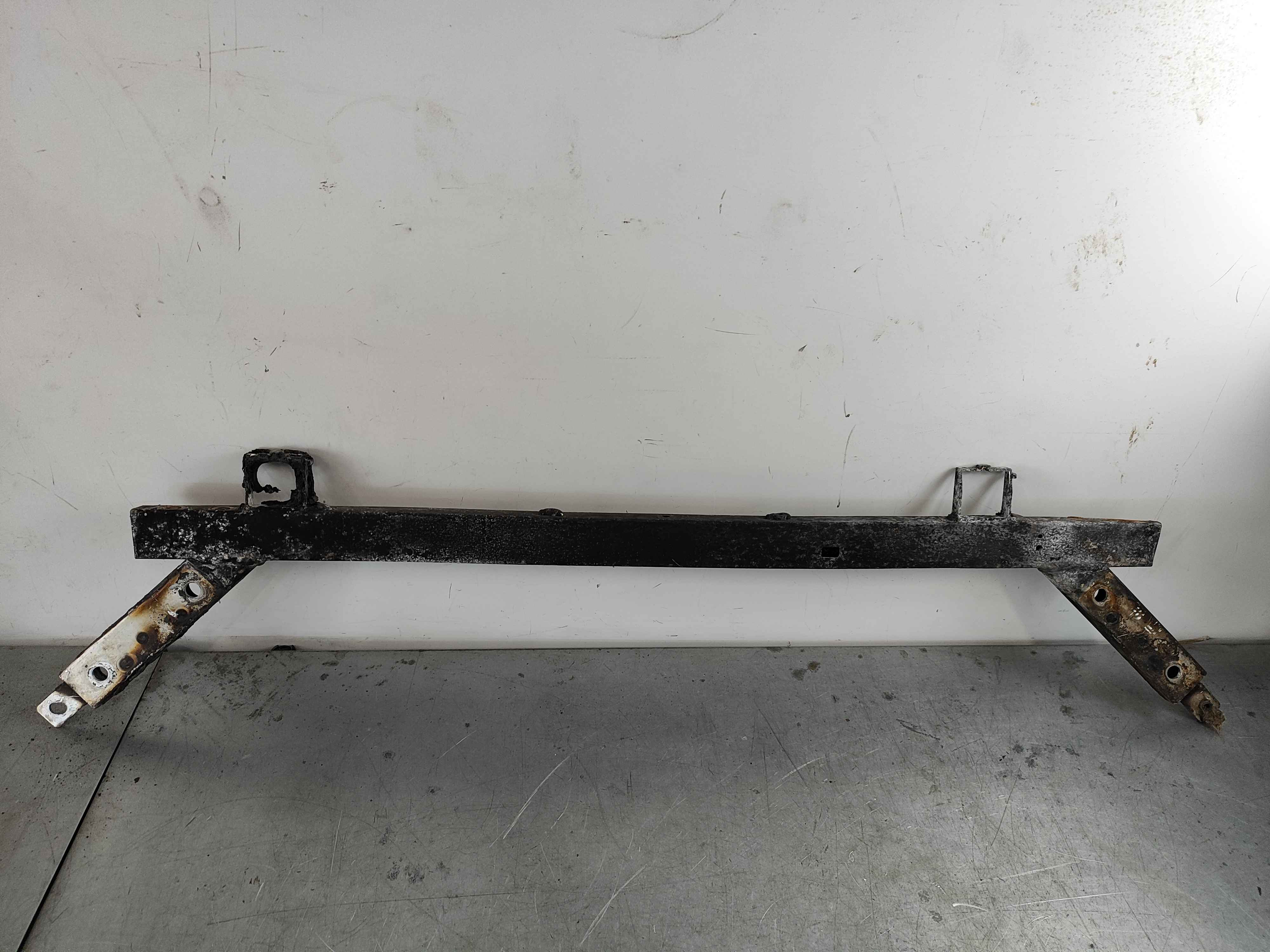 Cross member (XC90 (16-))