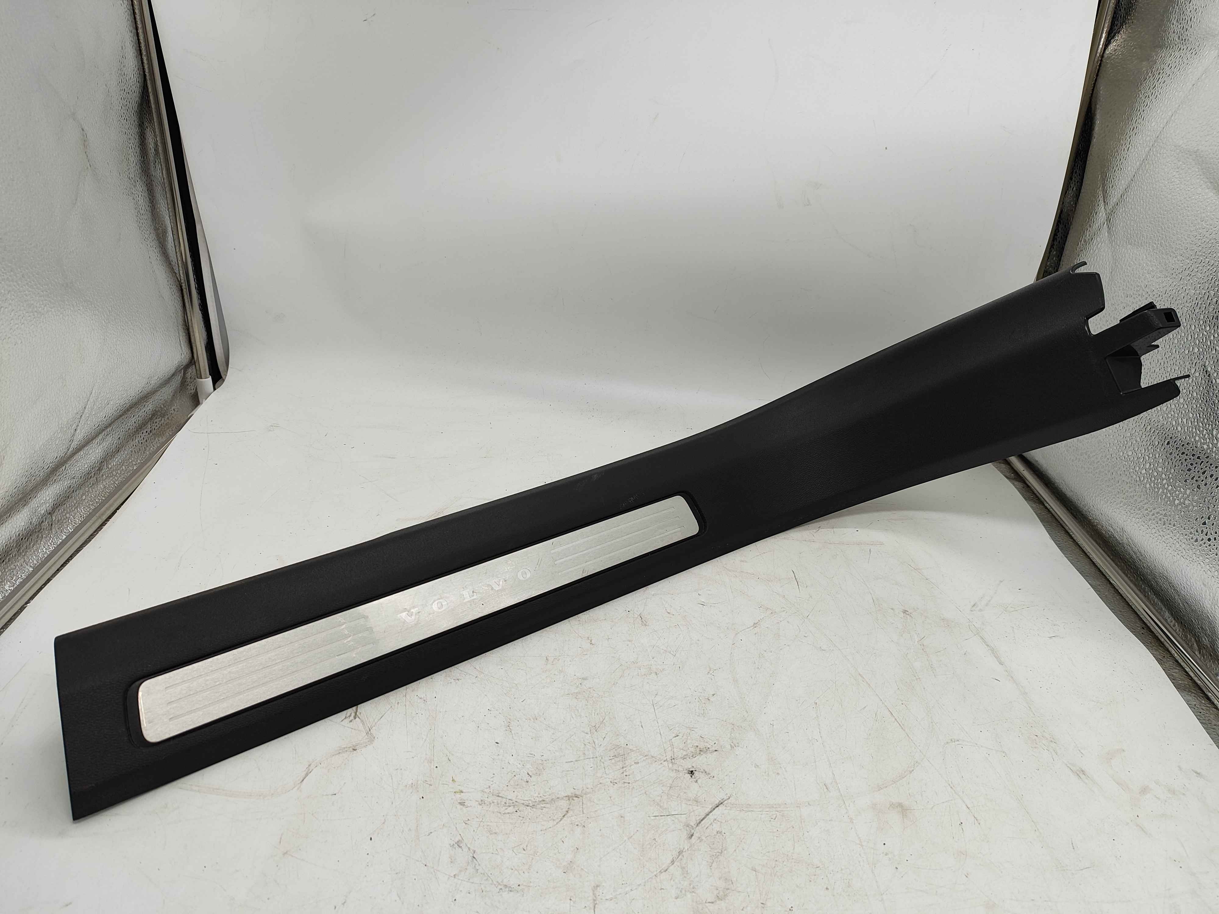 Sill moulding, right front (XC60 (18-))