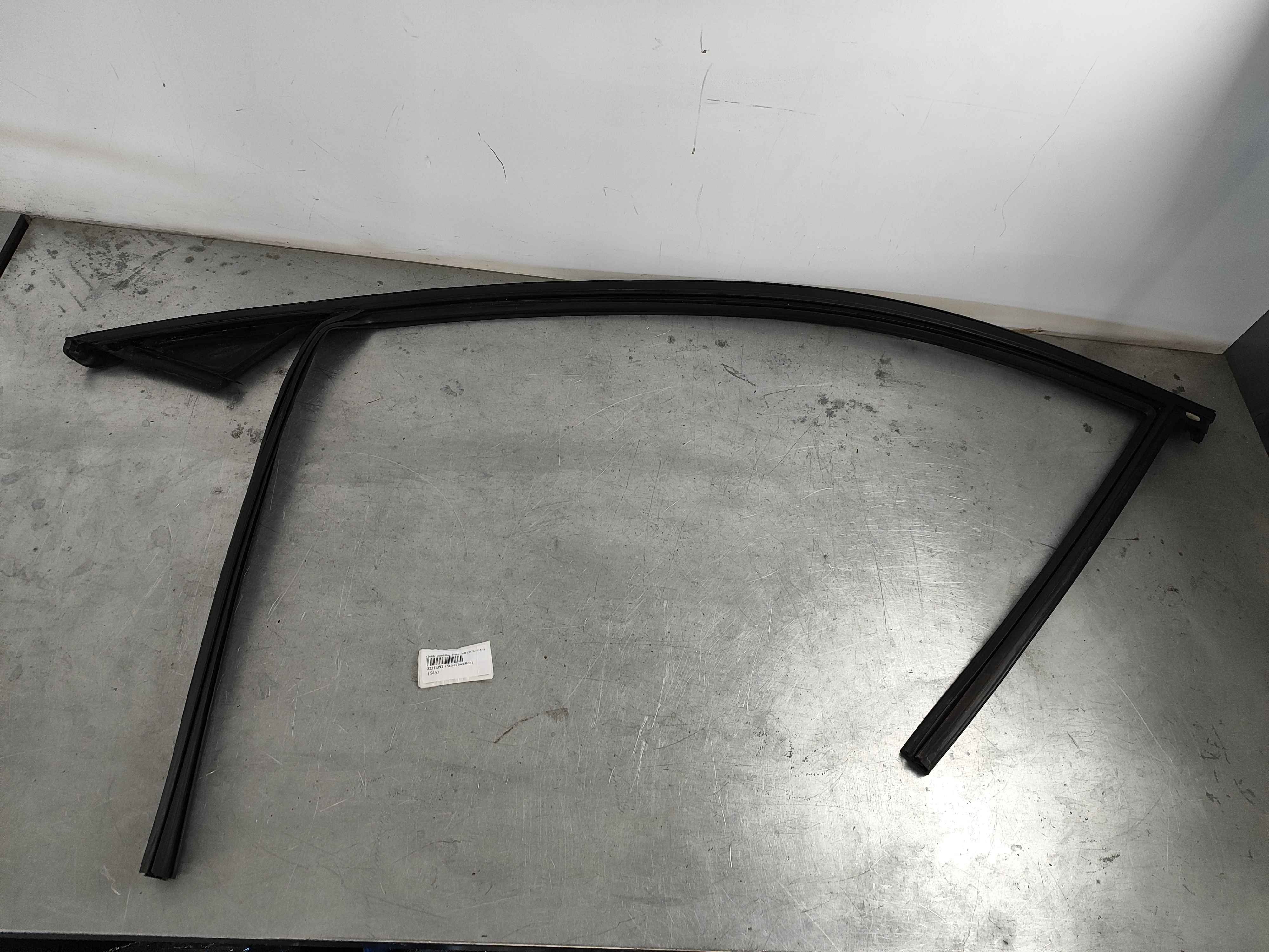 Guide moulding, front, left (XC60 (18-))