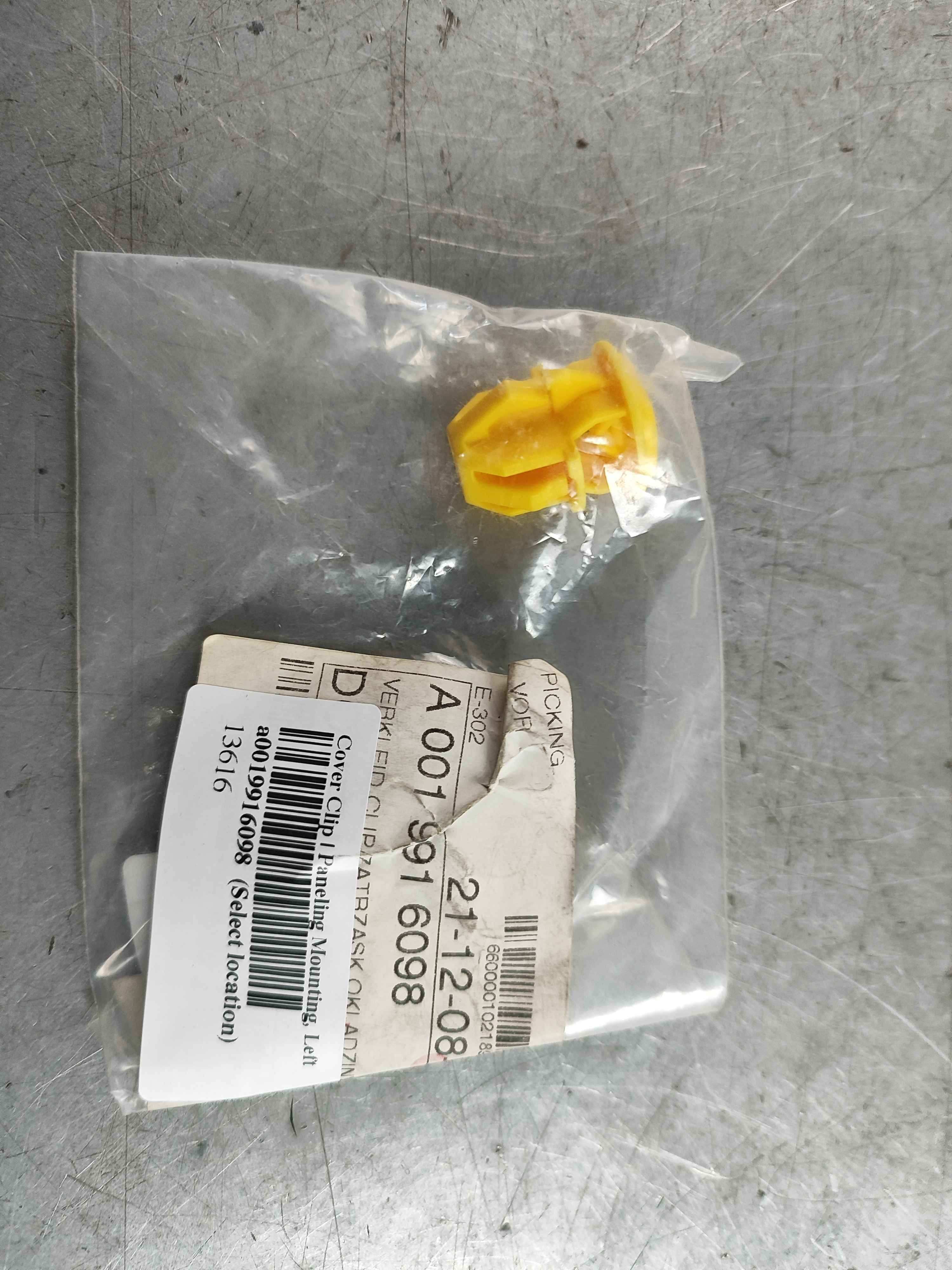 Cover Clip | Paneling Mounting, Left