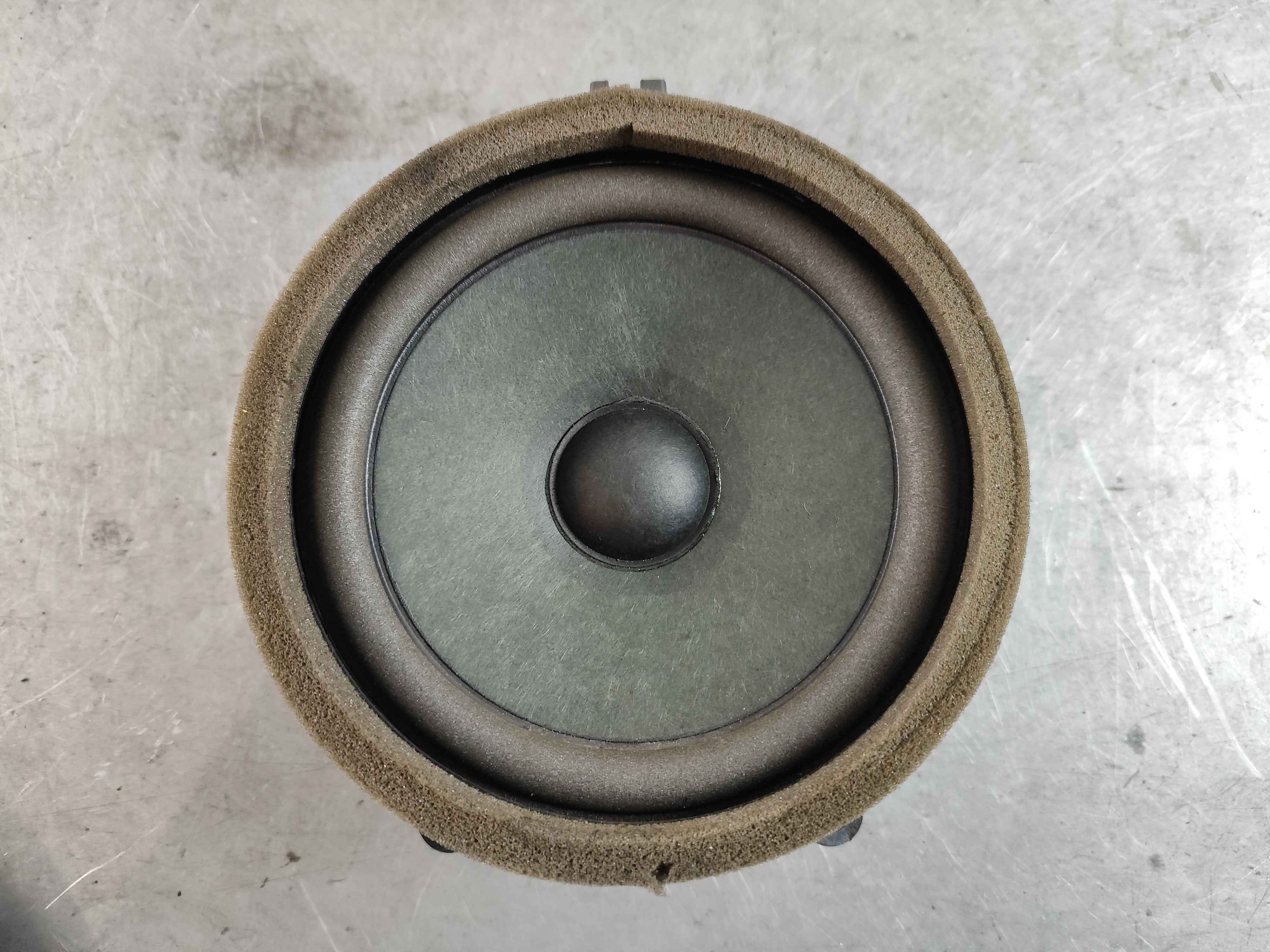 Loudspeaker, base, front door