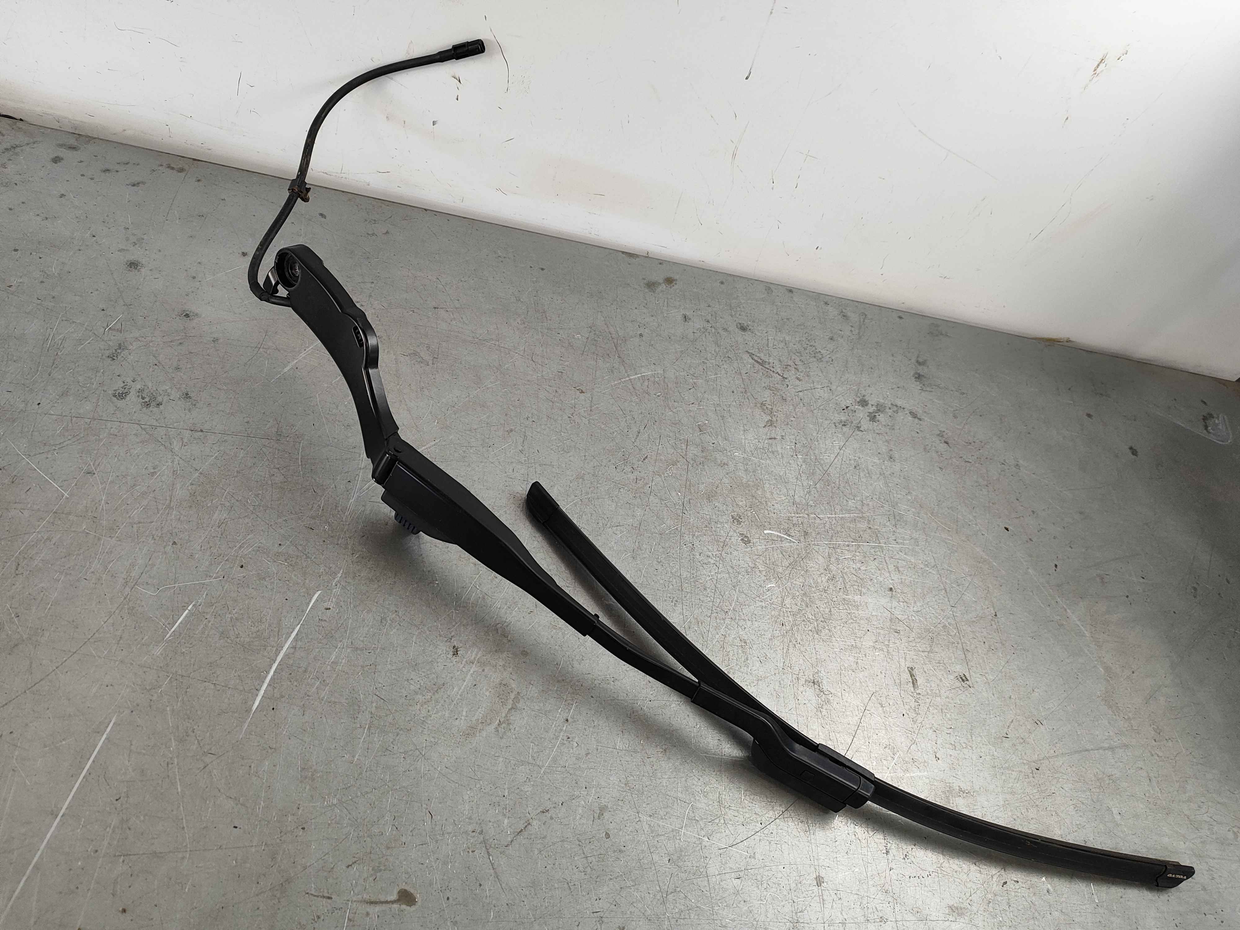 Wiper arm, left, without, washer nozzle (XC40|C40)