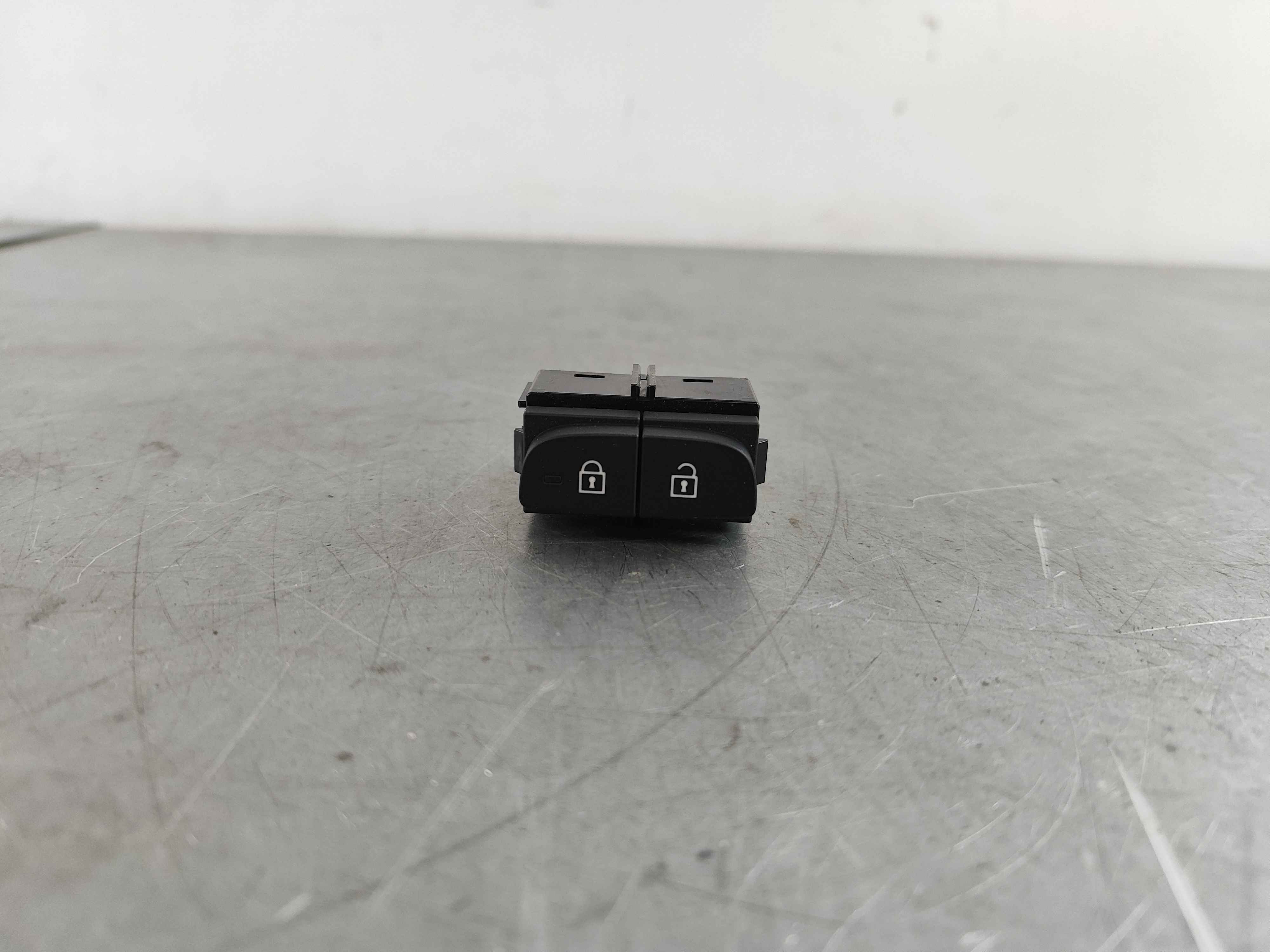 Switch, lock knob, front (XC40|C40)