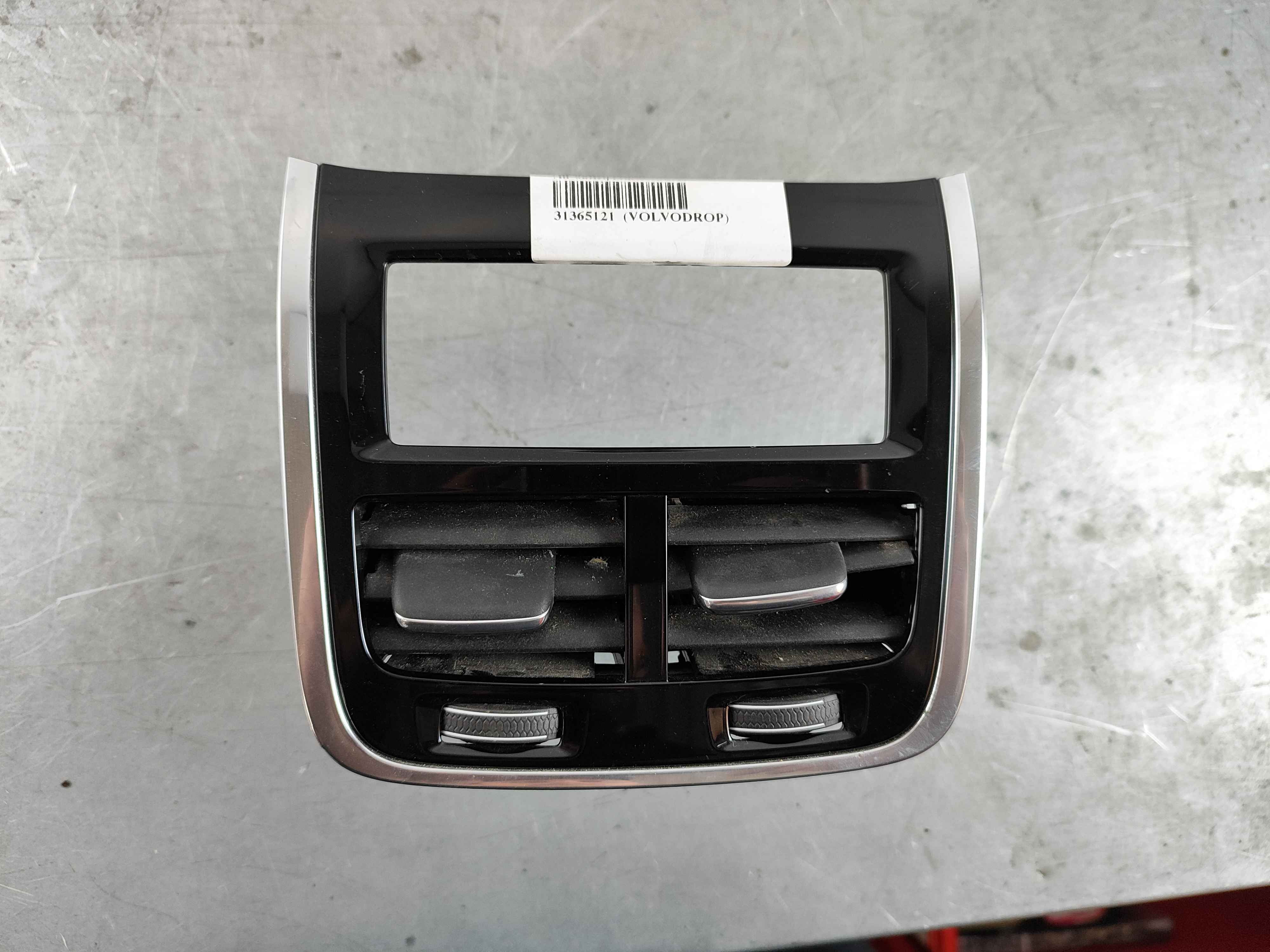 Air outlet, rear
