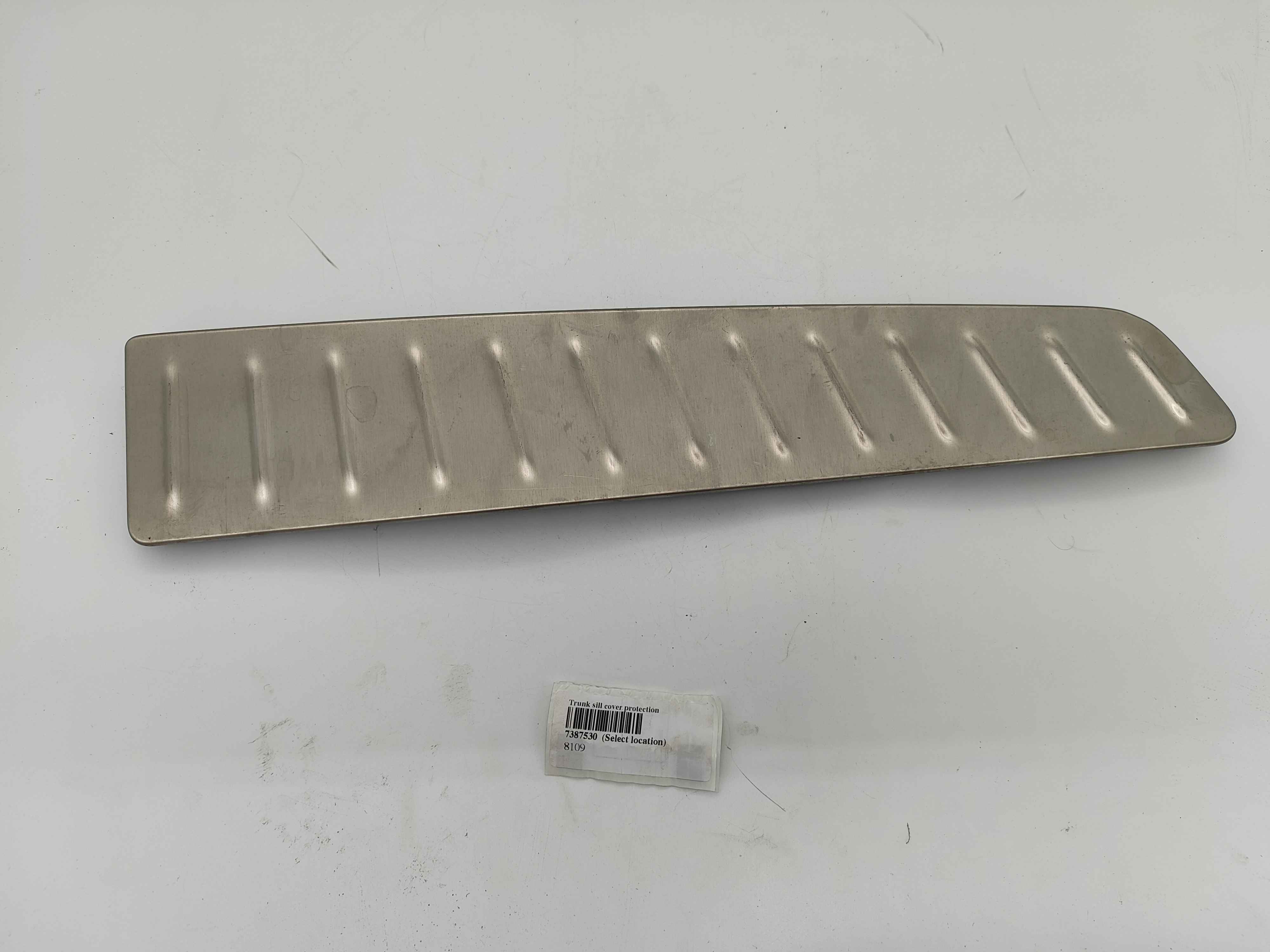 Trunk sill cover protection