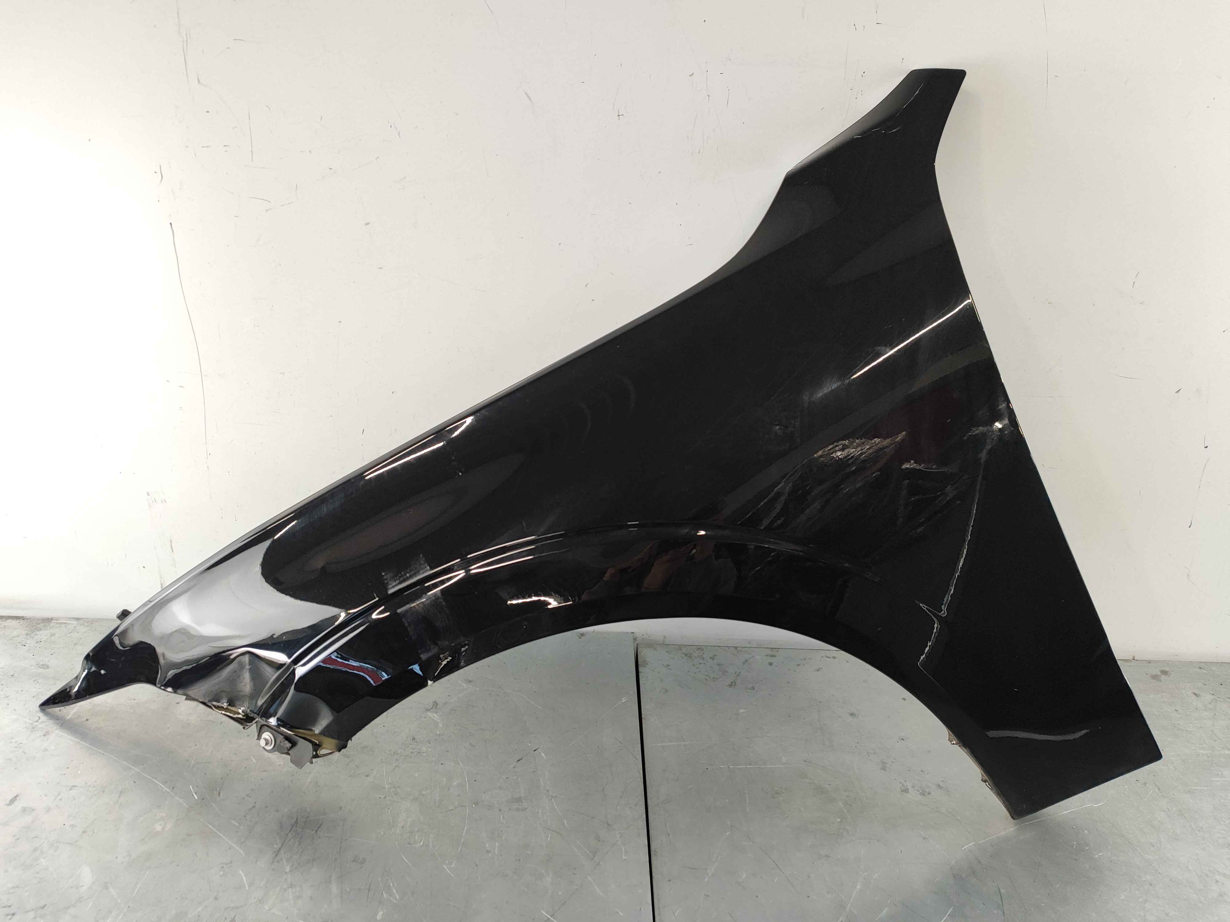 Front wing, left (XC60 (18-))