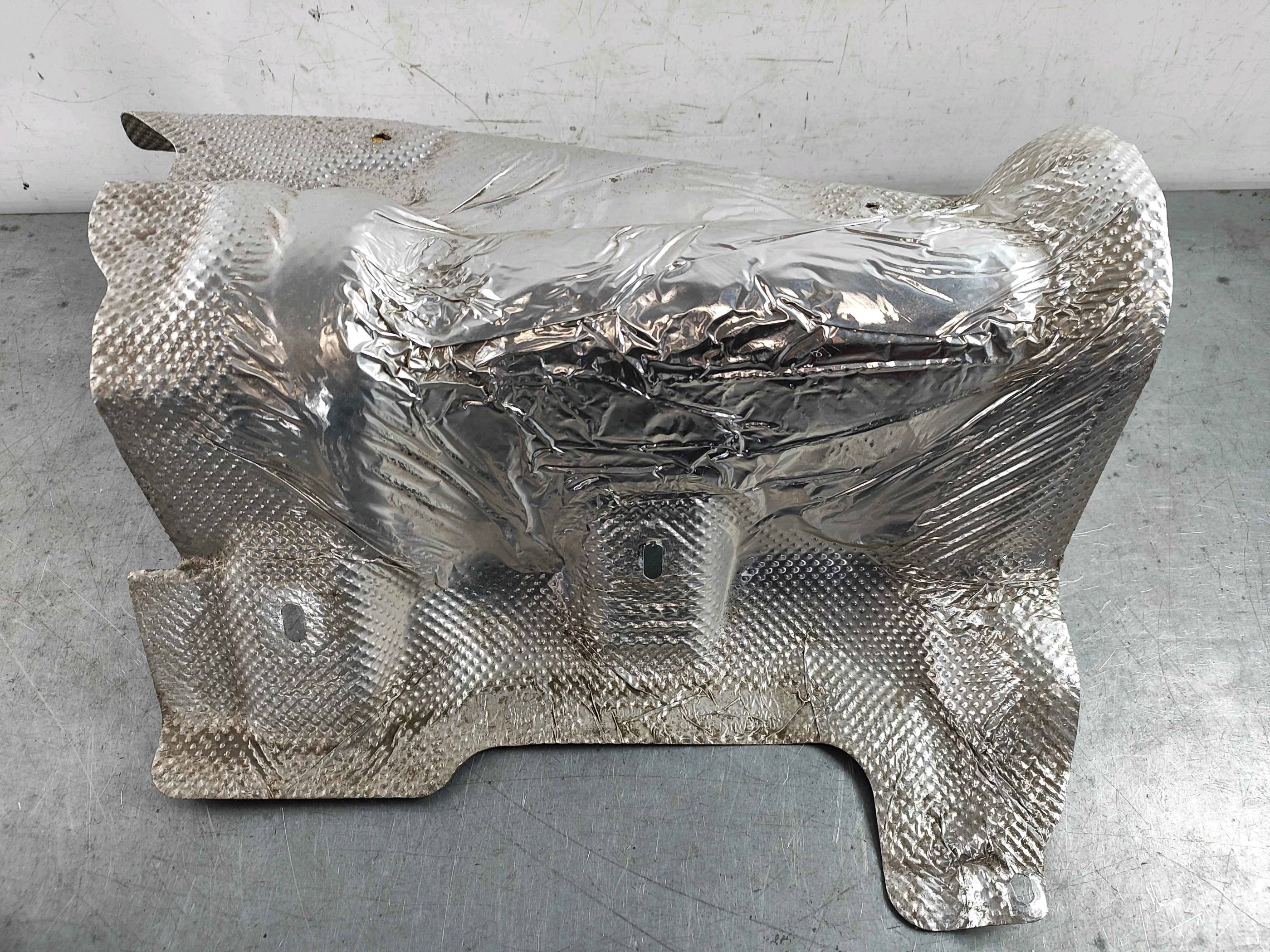 Heat shield, tank (XC40)