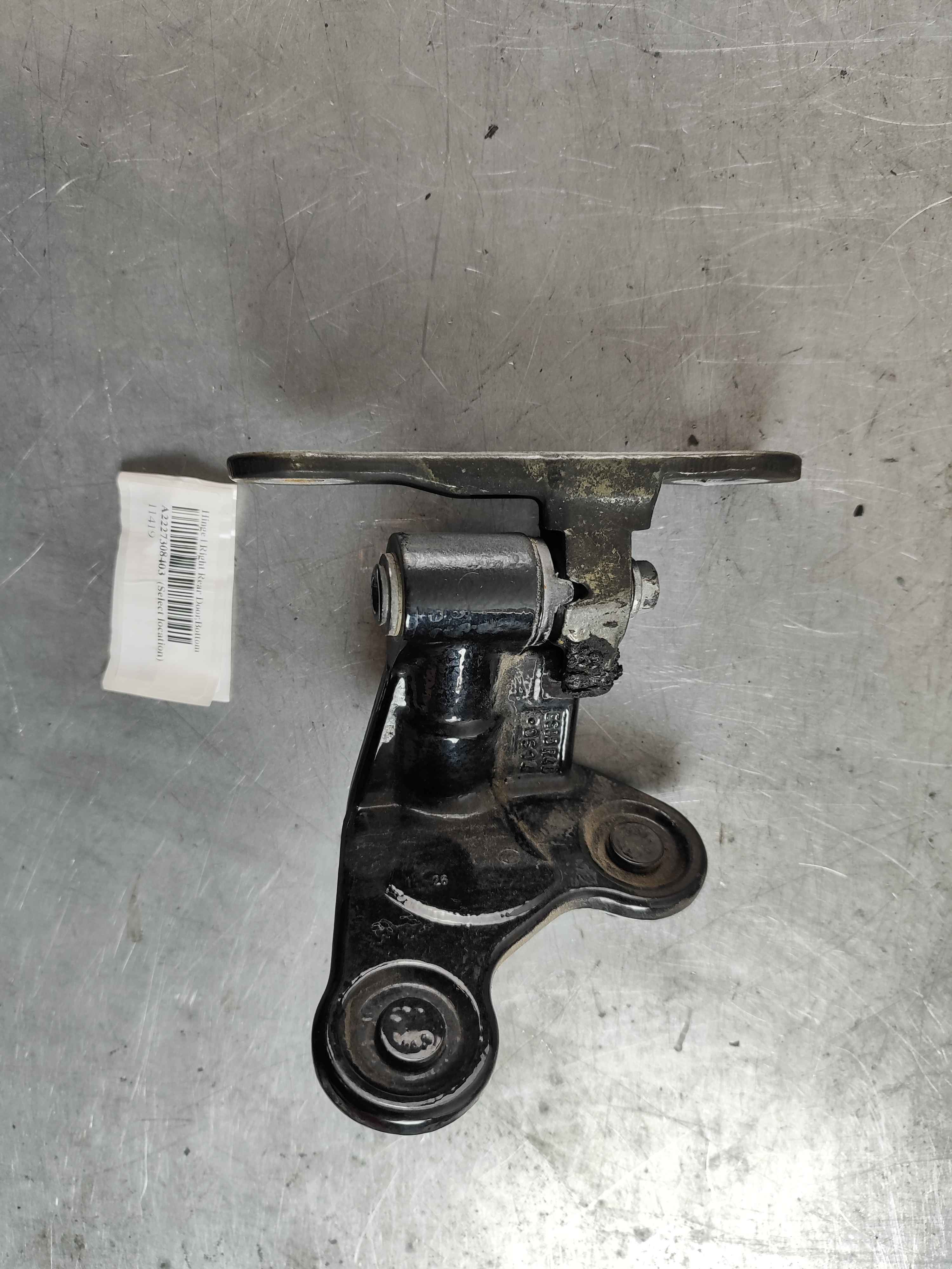 Hinge | Right Rear Door,Bottom