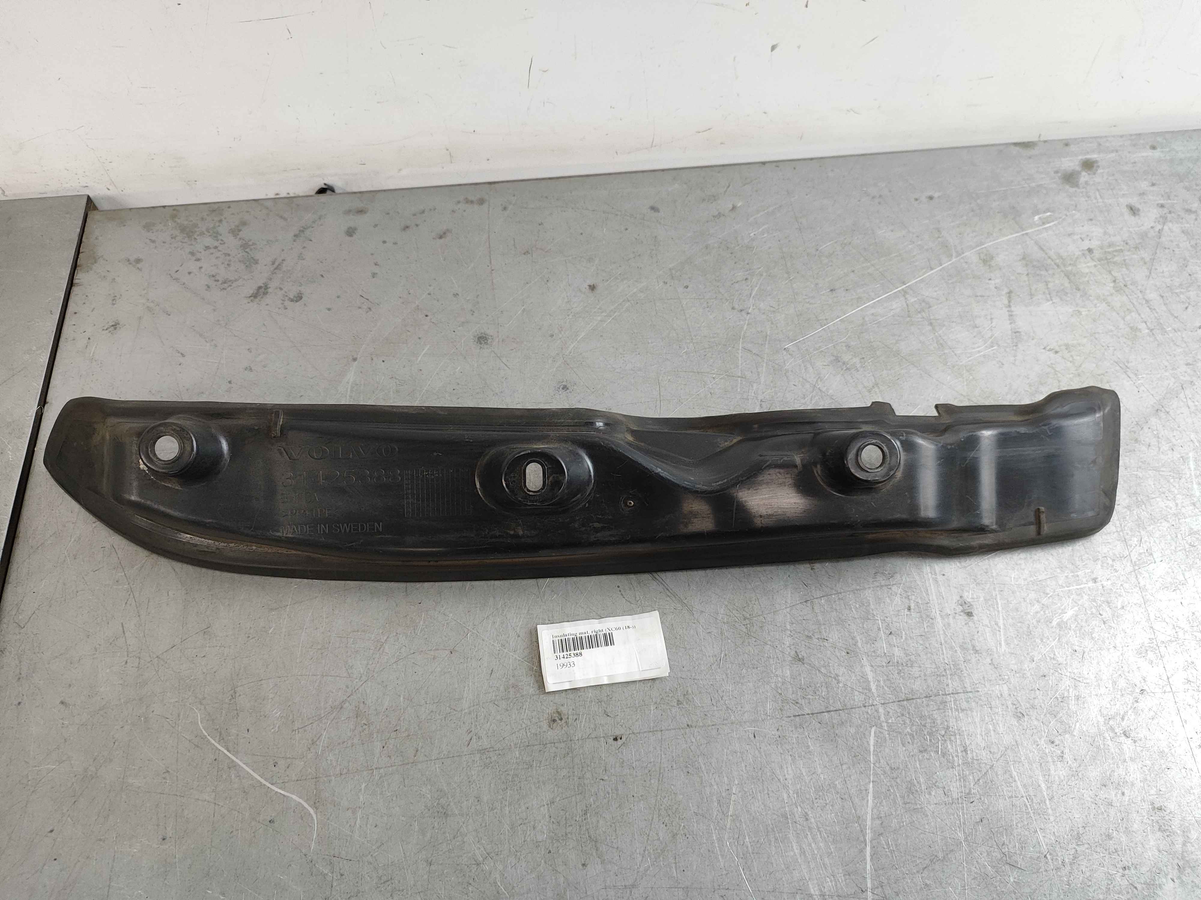 Insulating mat, right (XC60 (18-))