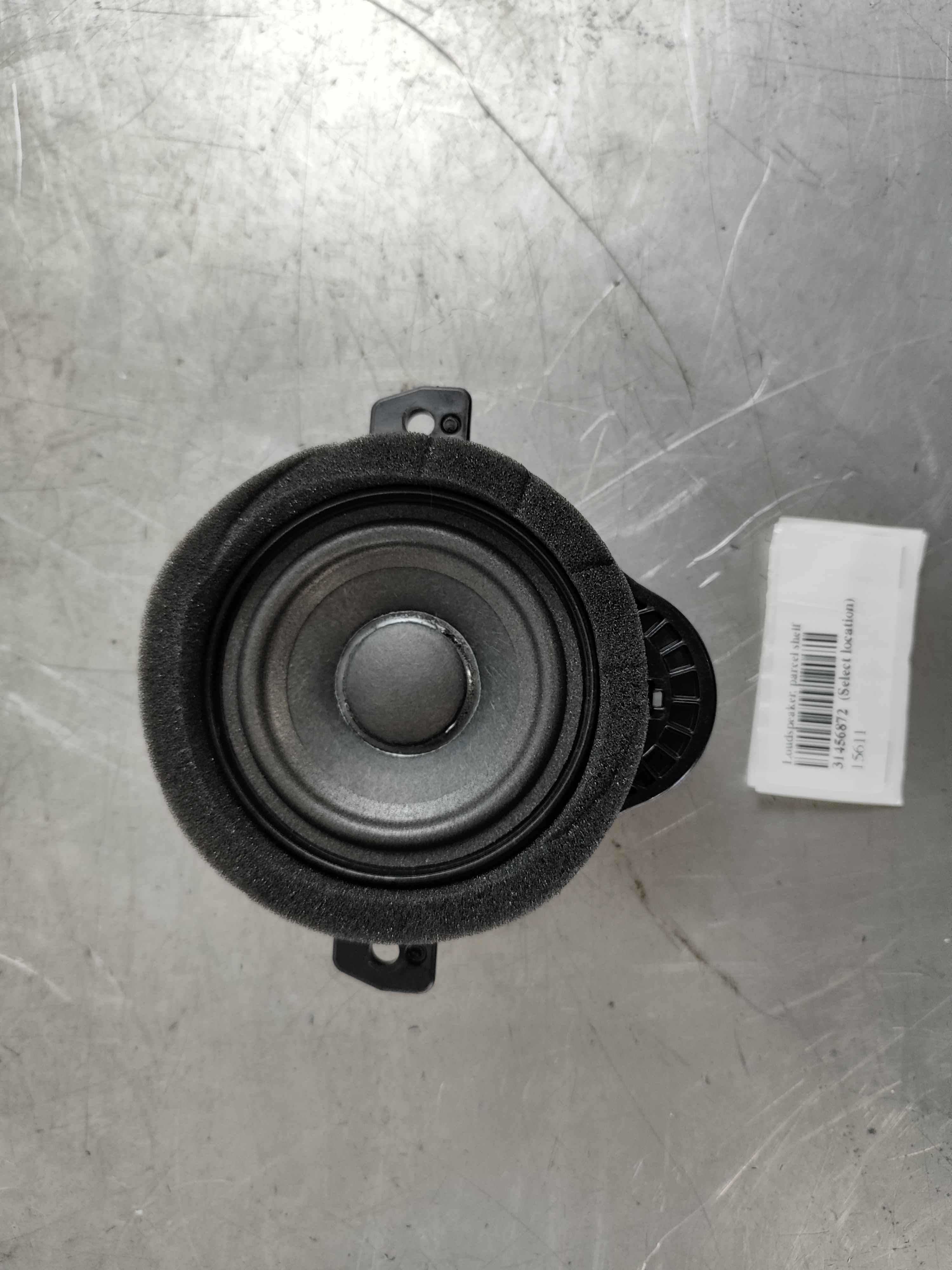 Loudspeaker, parcel shelf