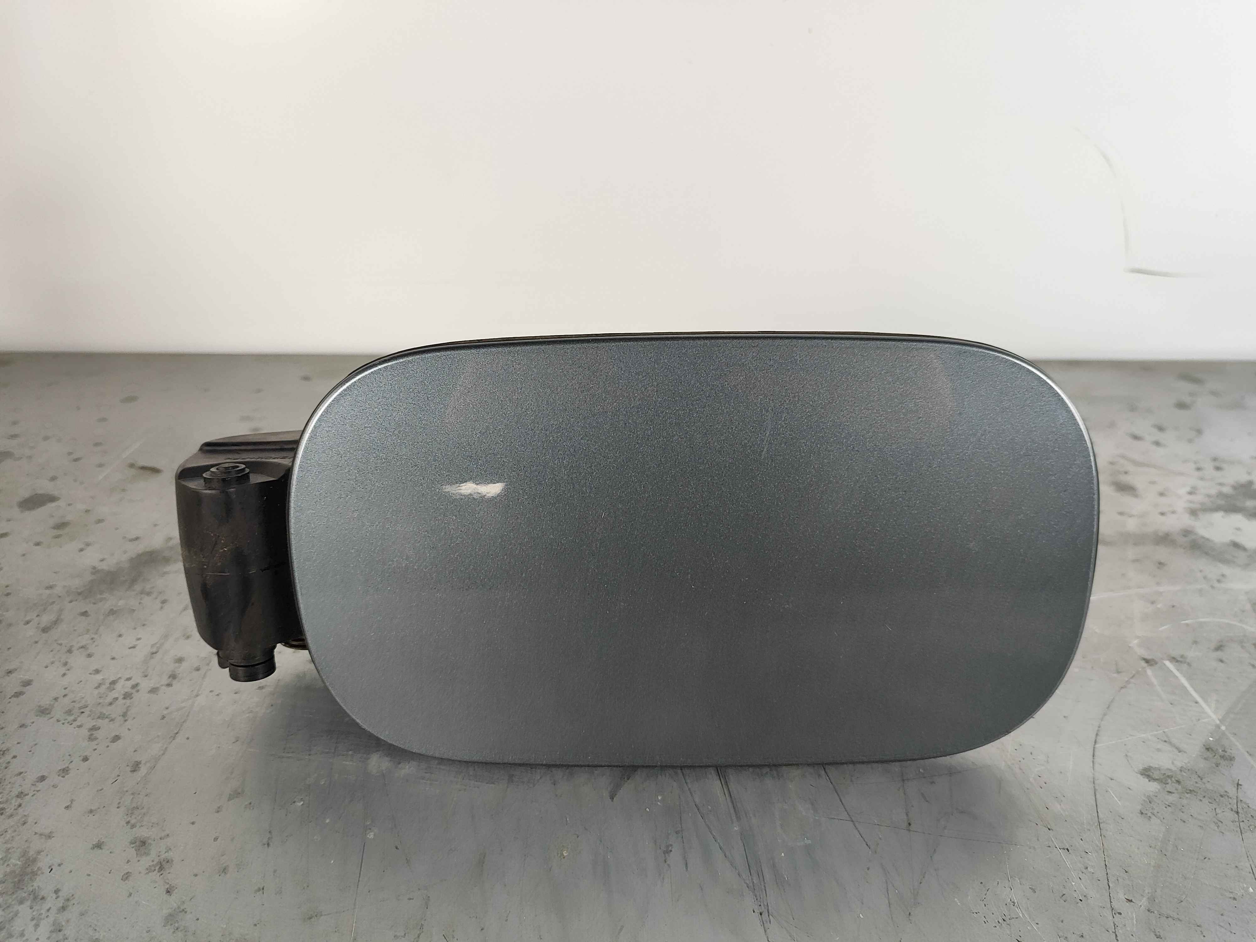 Door latch tank hatch Variant code: CB01 and G101 and G402