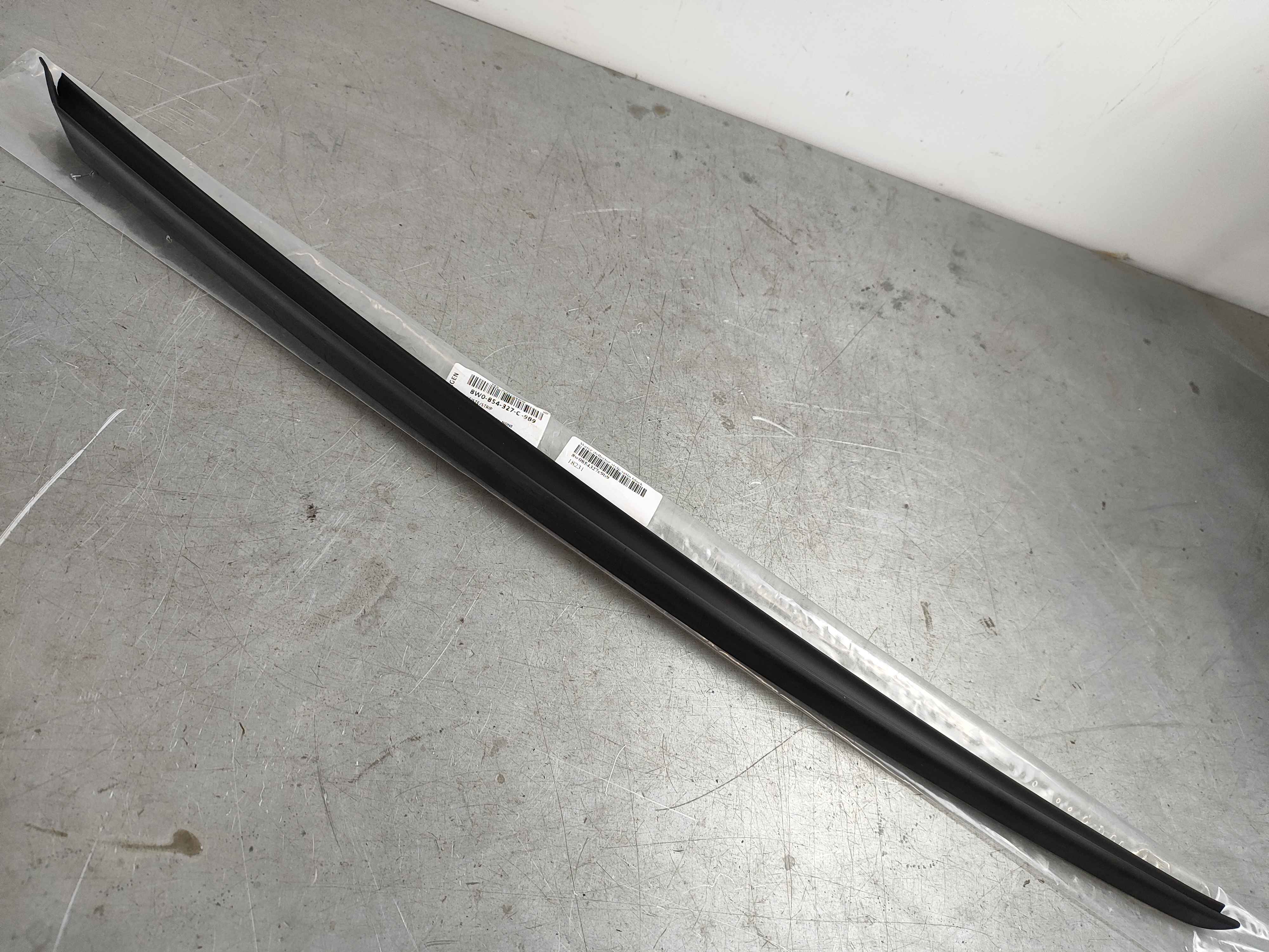 Water deflector strip satin black