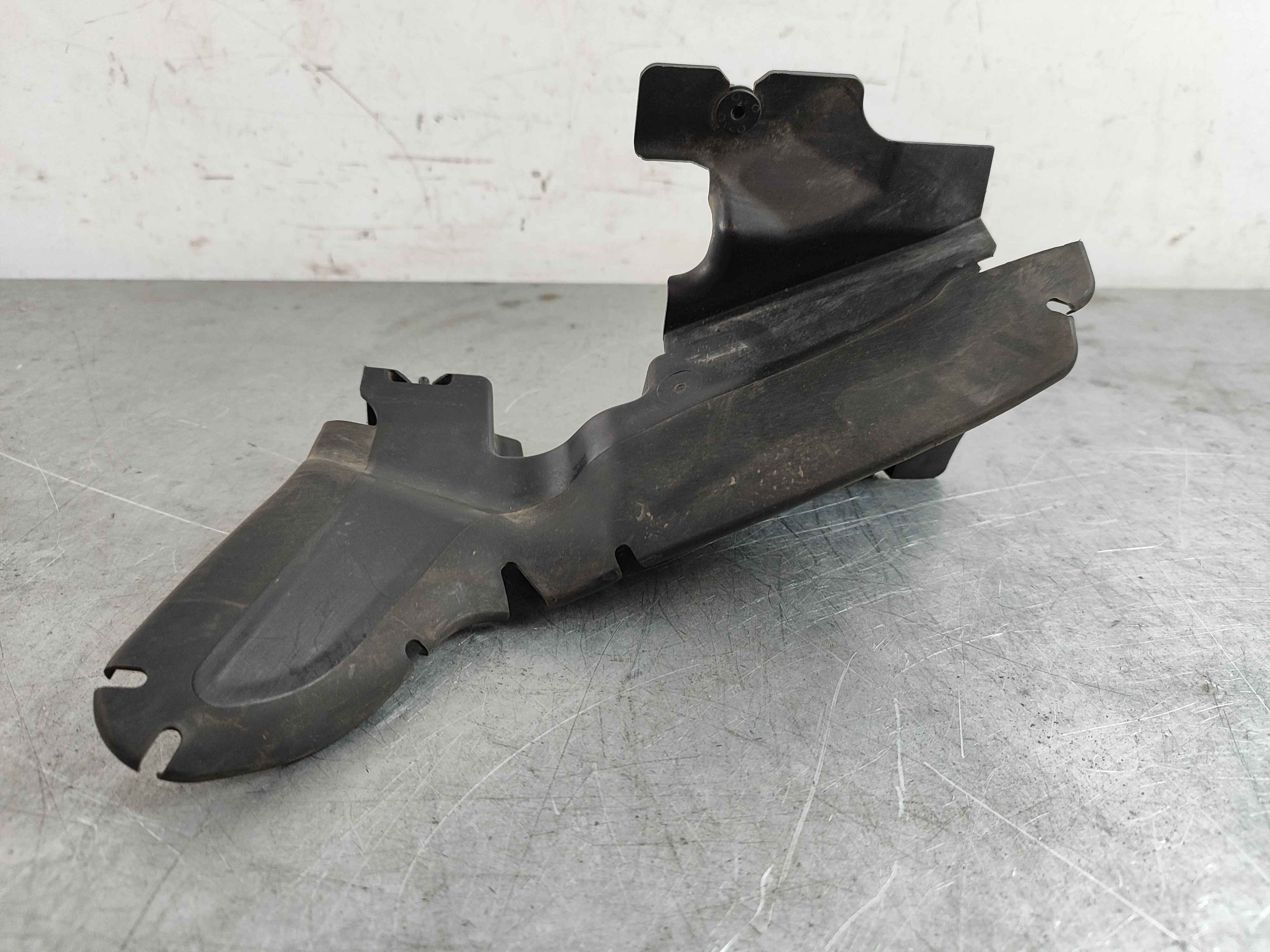 Concealing panel, right (XC60 (-17))