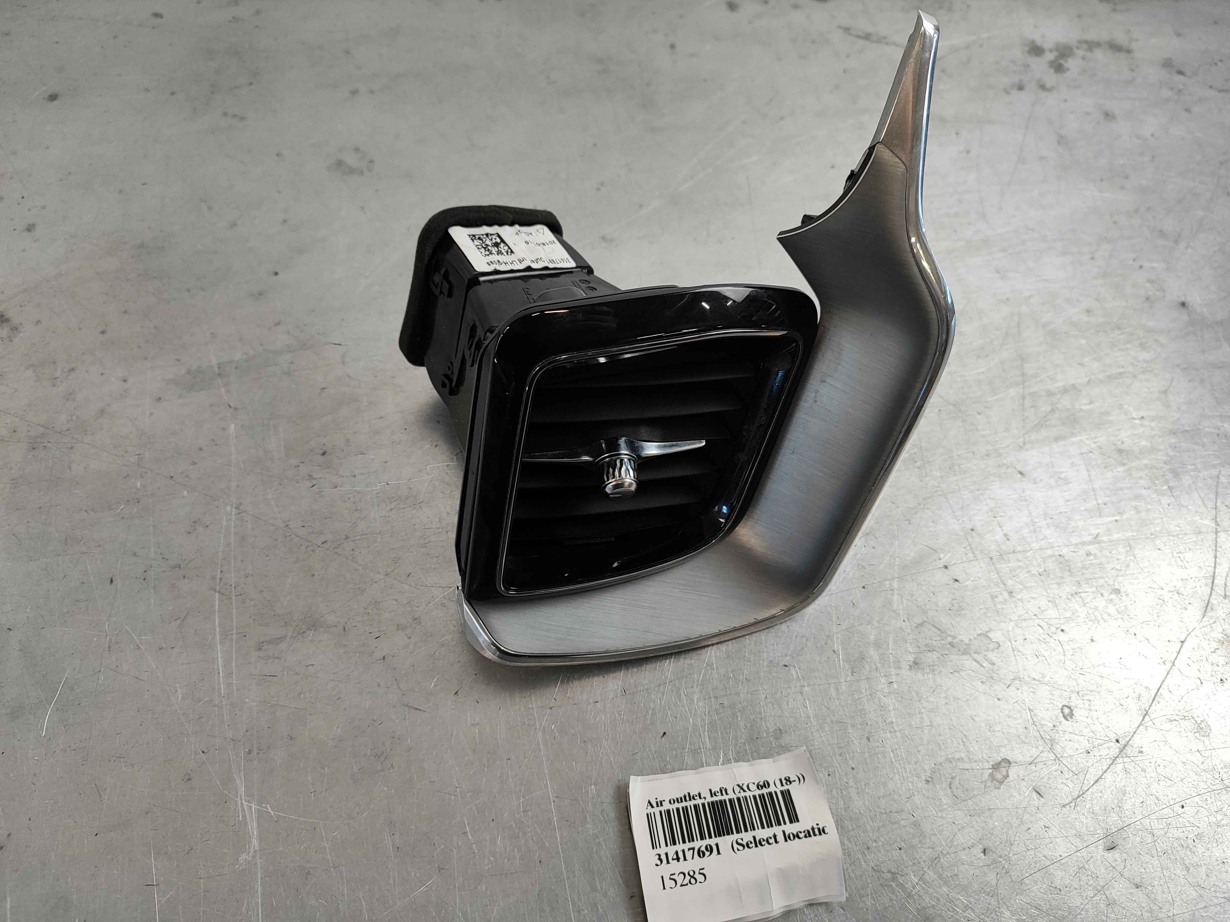 Air outlet, left (XC60 (18-))
