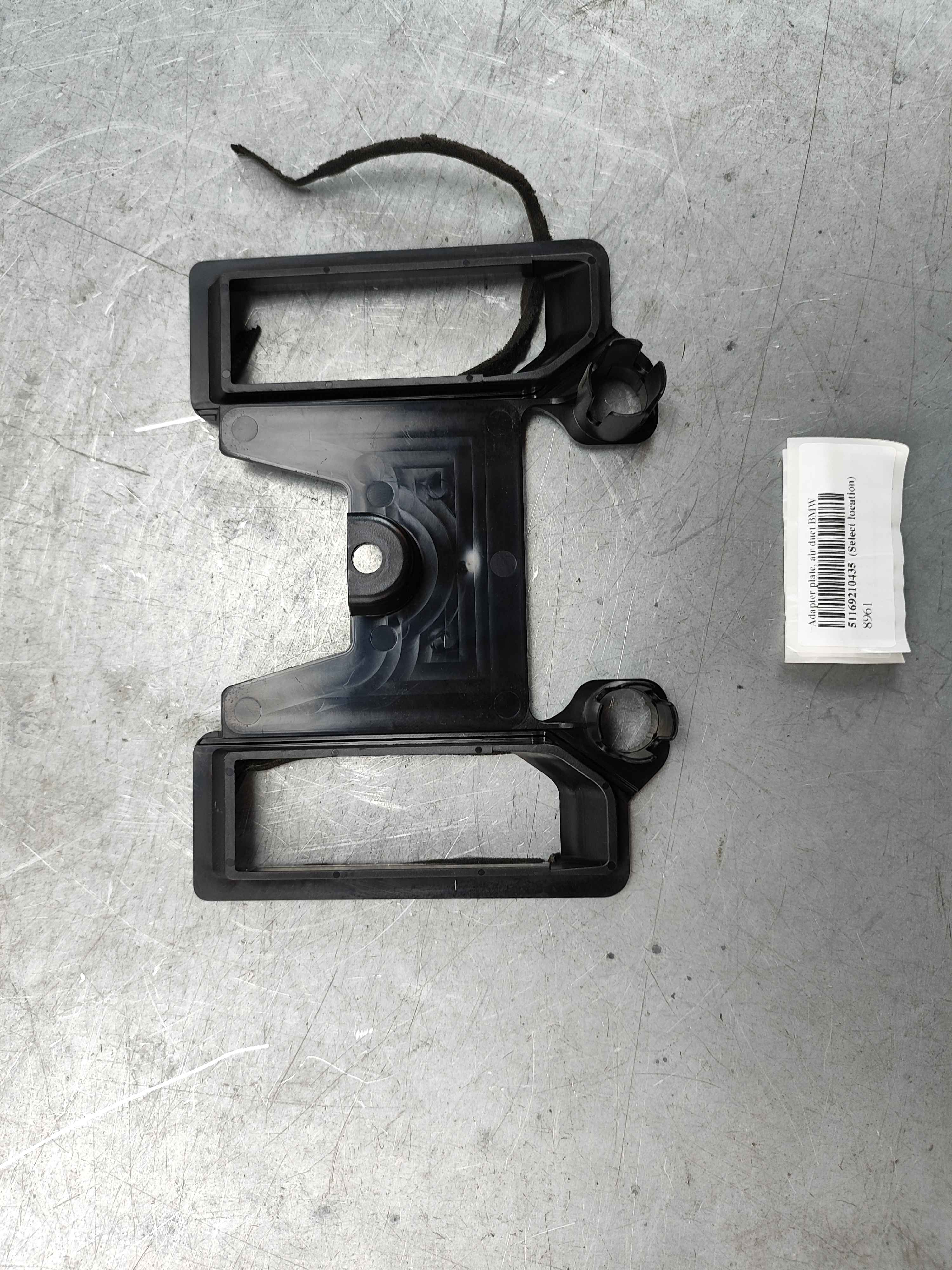 Adapter plate, air duct BMW
