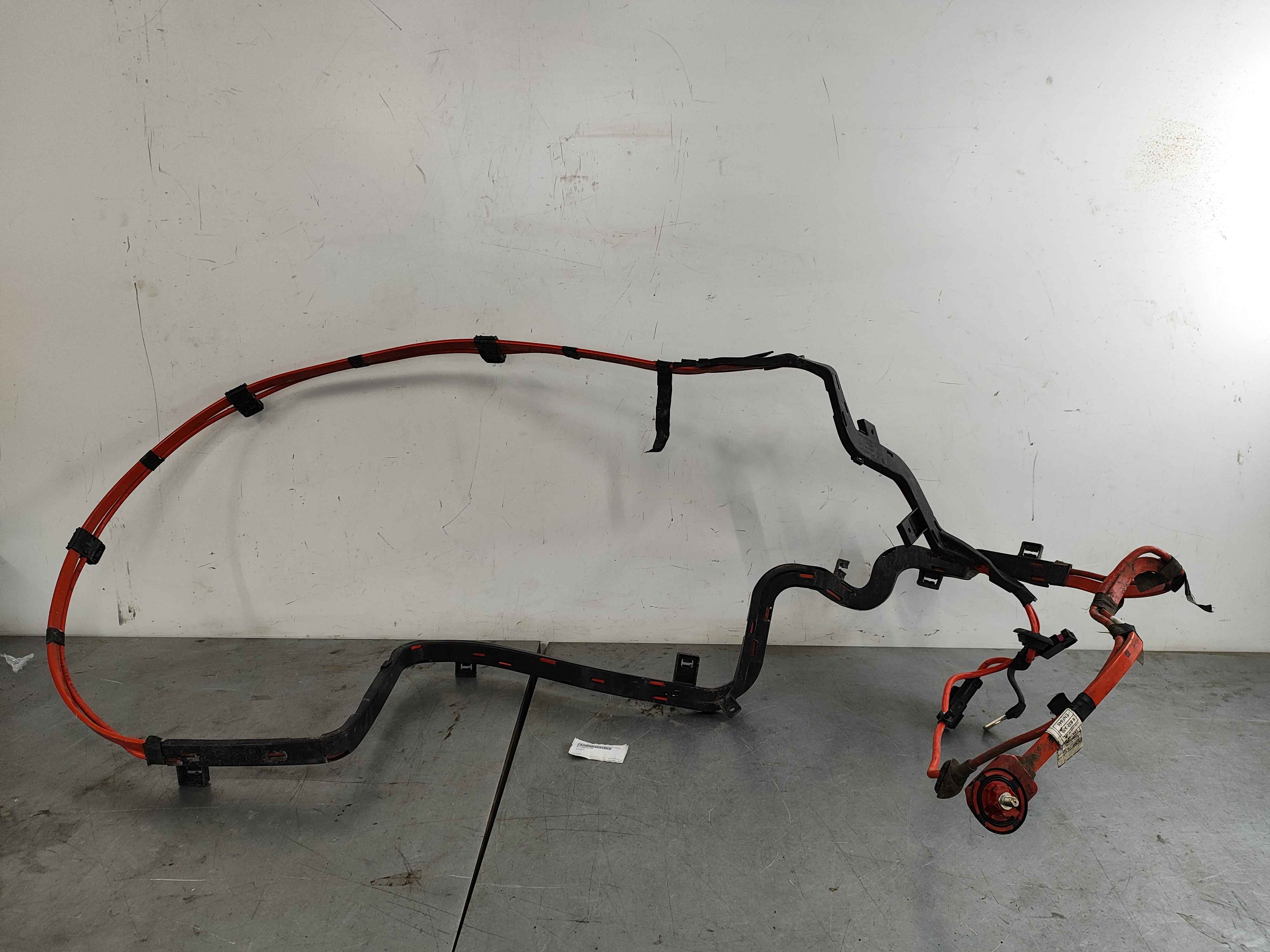 Battery lead positive, underfloor BMW