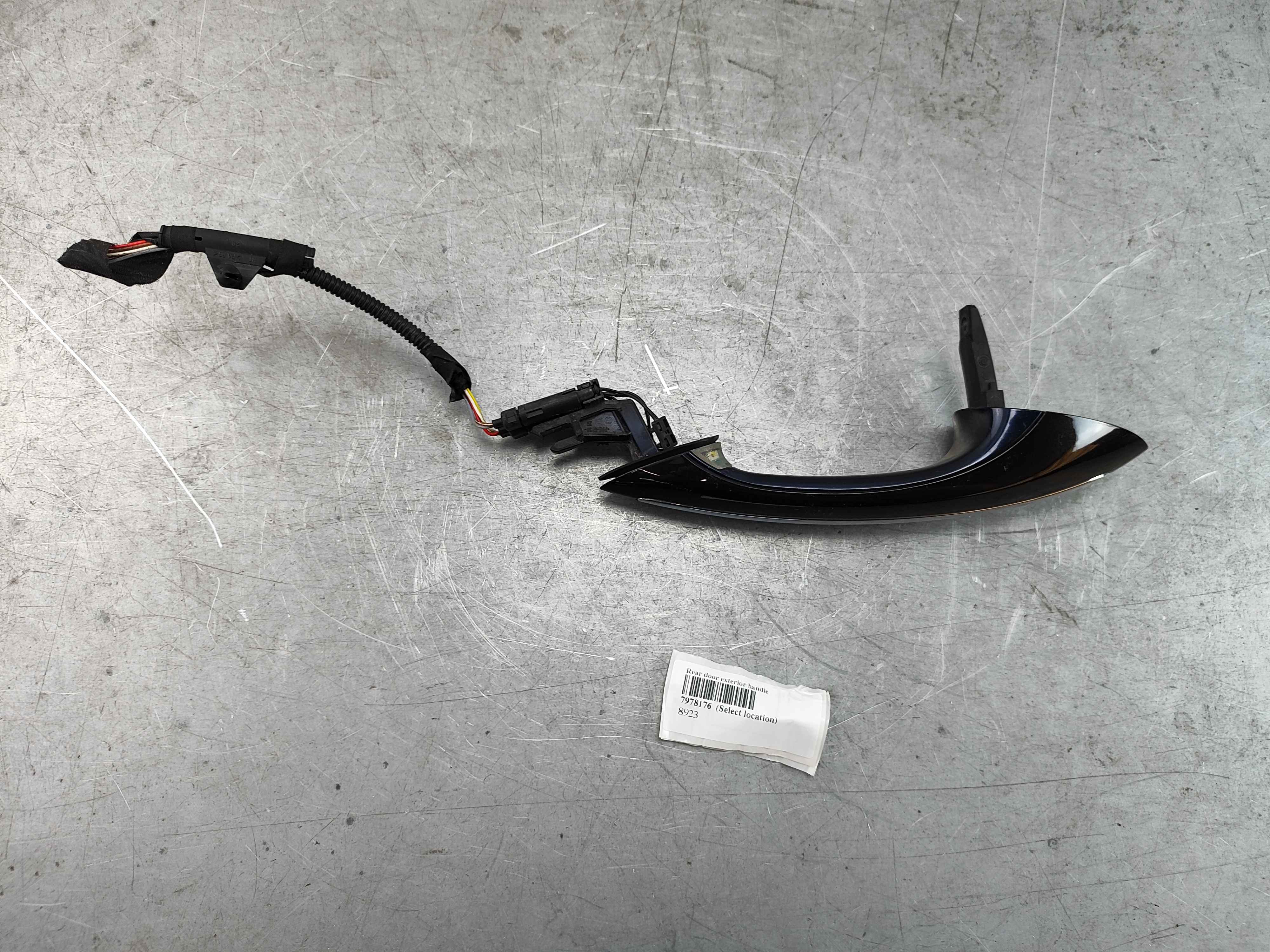 Rear door exterior handle