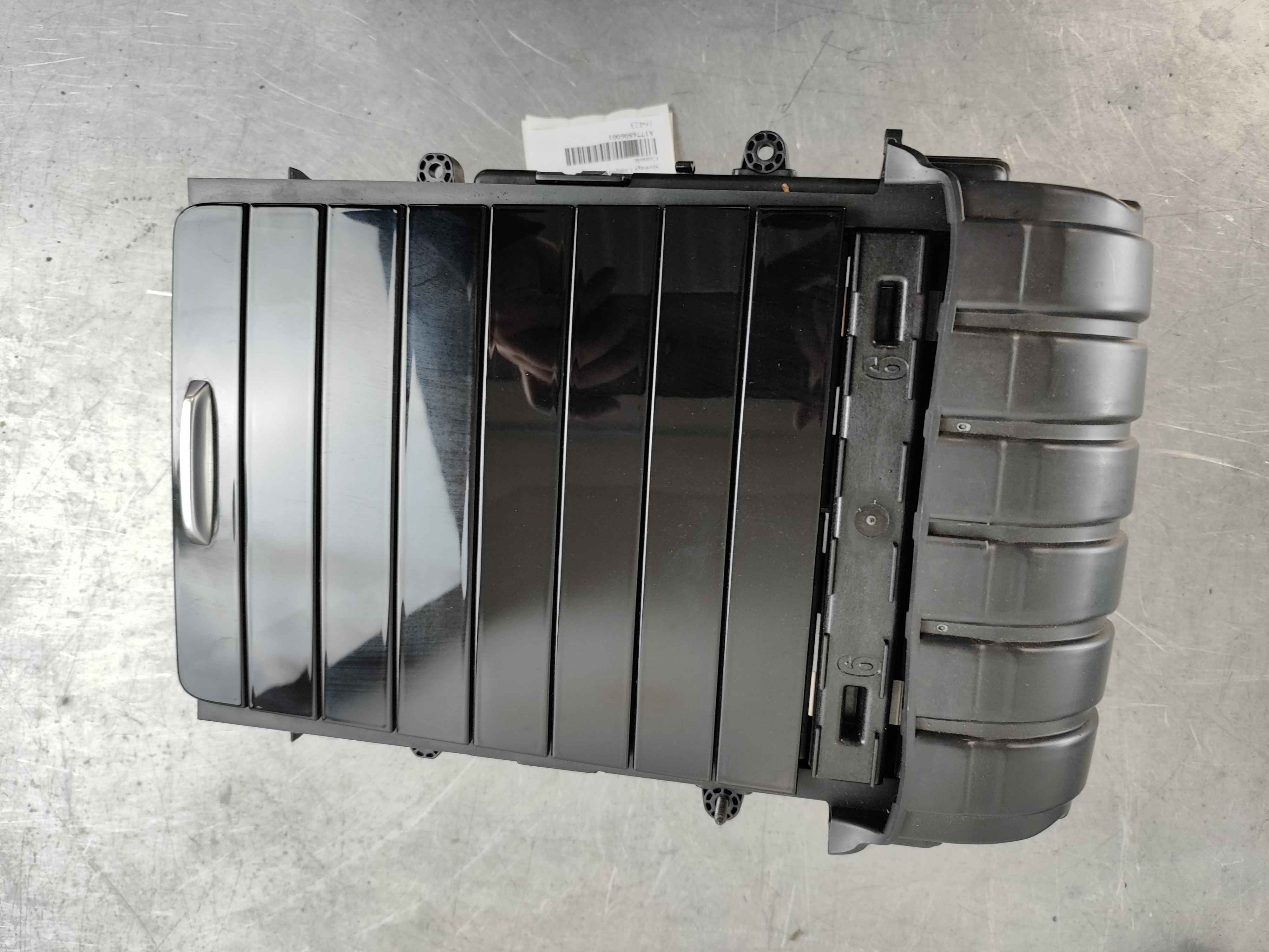 Stowage Compartment | In Central Console