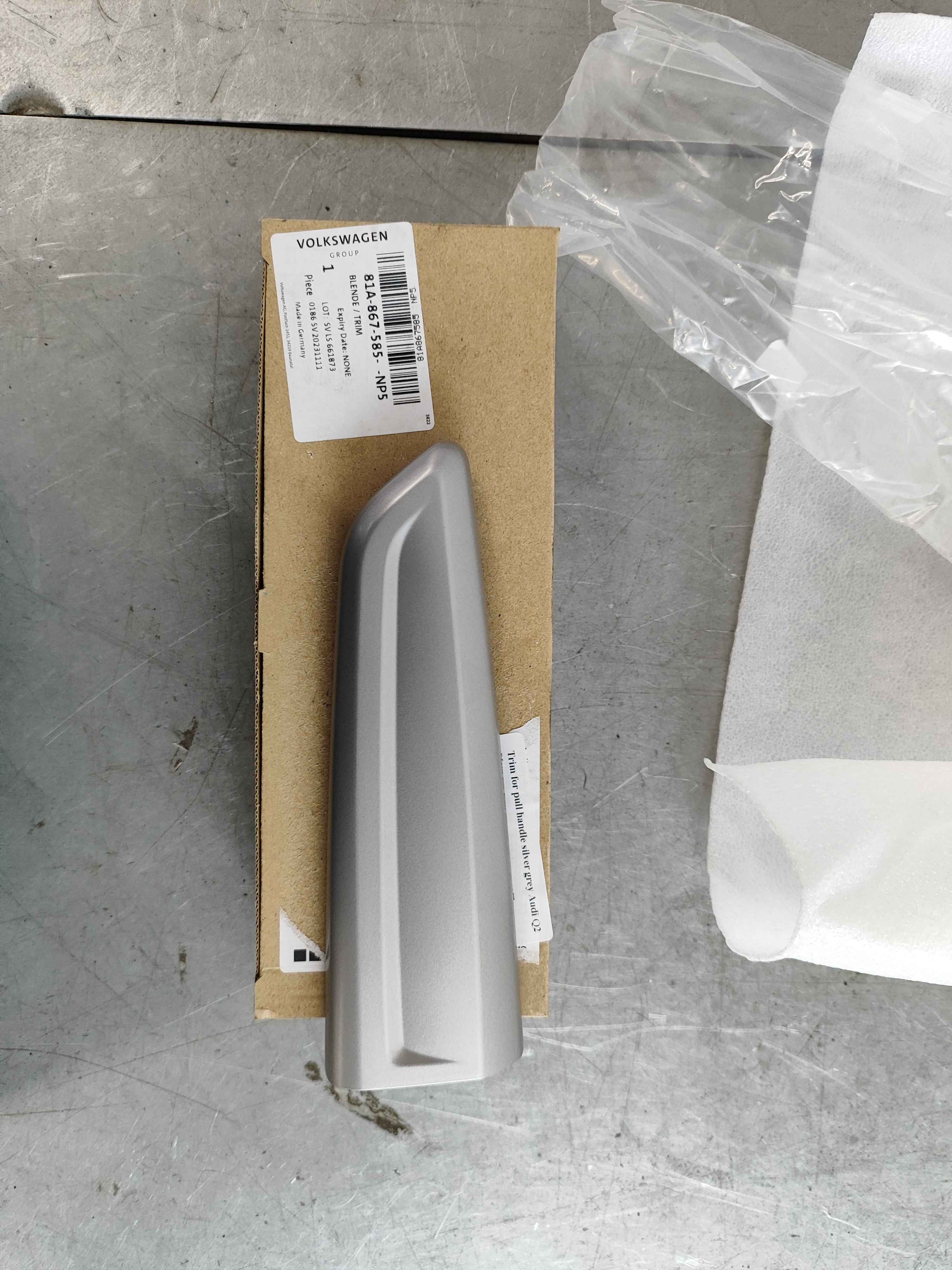 Trim for pull handle silver grey Audi Q2 81