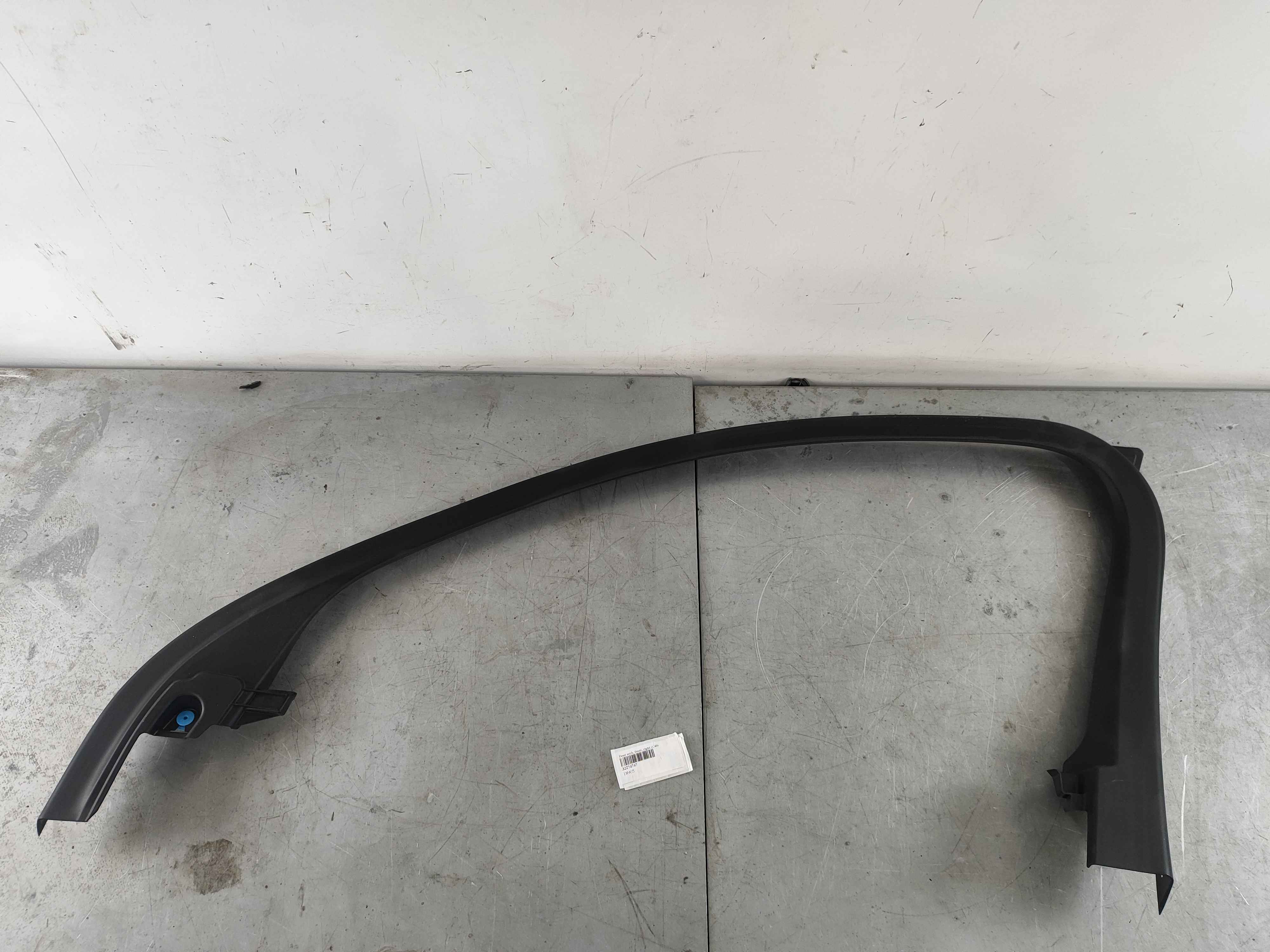Door arch, front, right (C40)