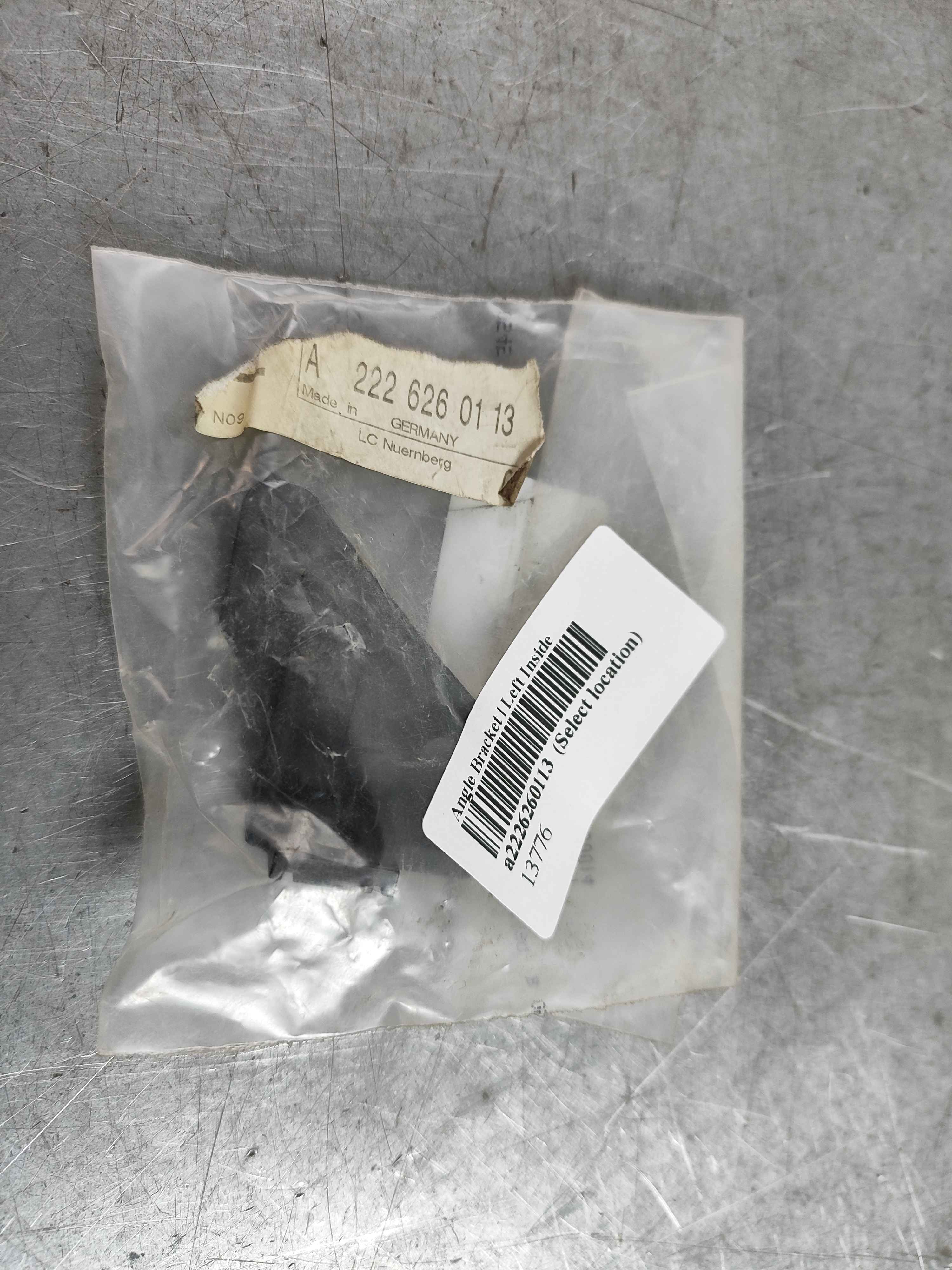 Angle Bracket | Left Inside