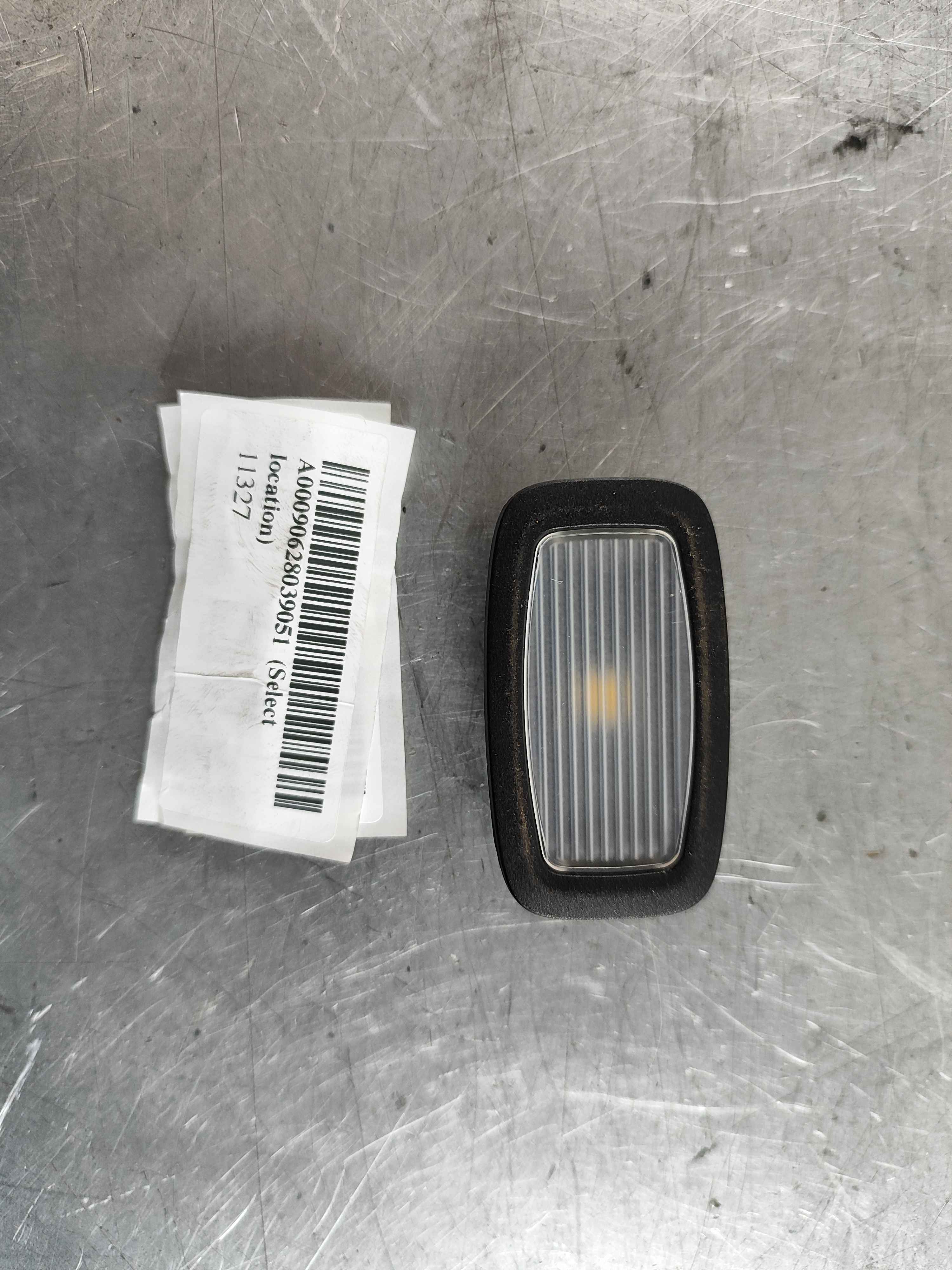 Mercedes-Benz A00090628039051