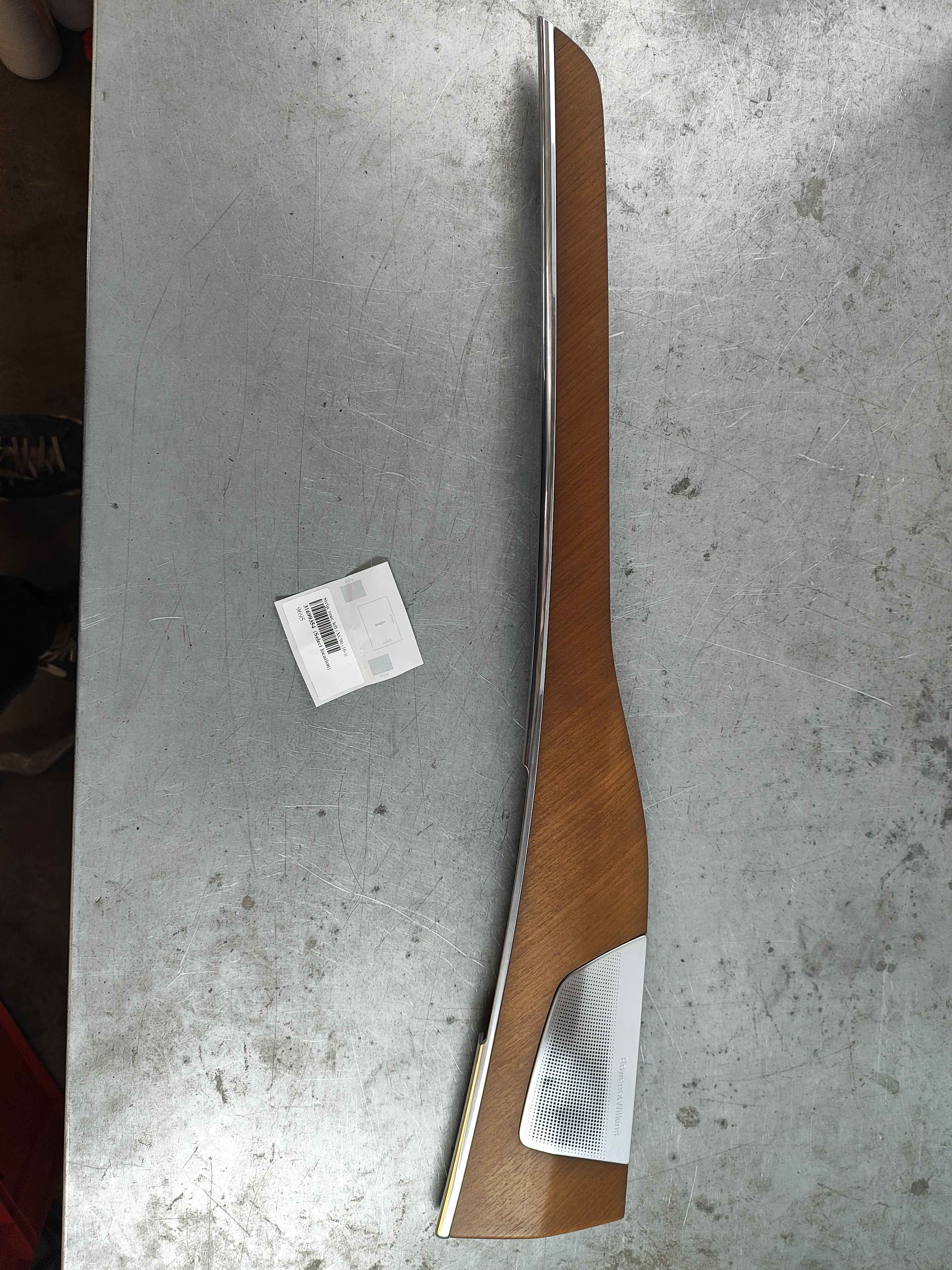 Strip, rear, left (XC90 (16-))