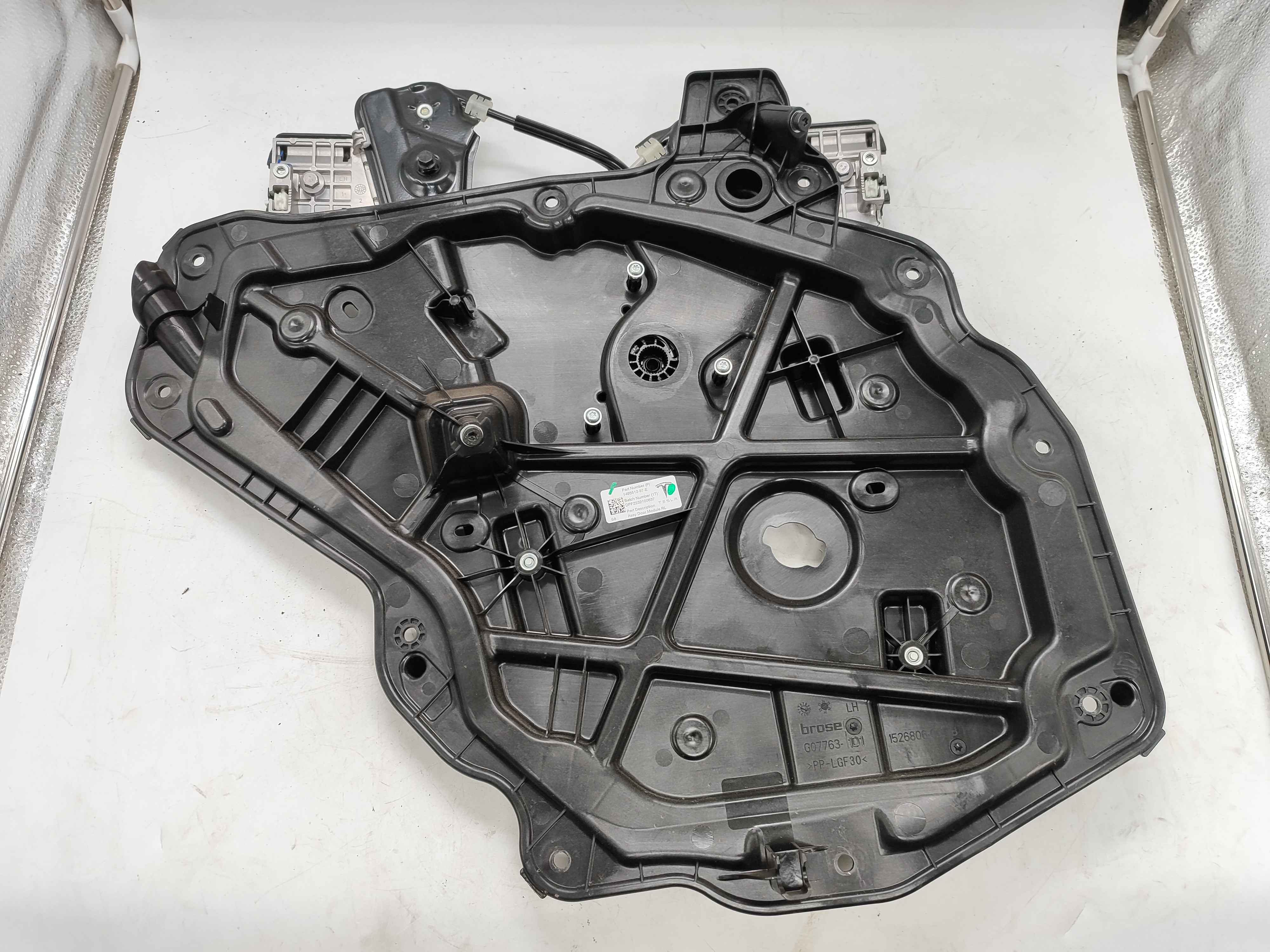 Tesla 149551297e