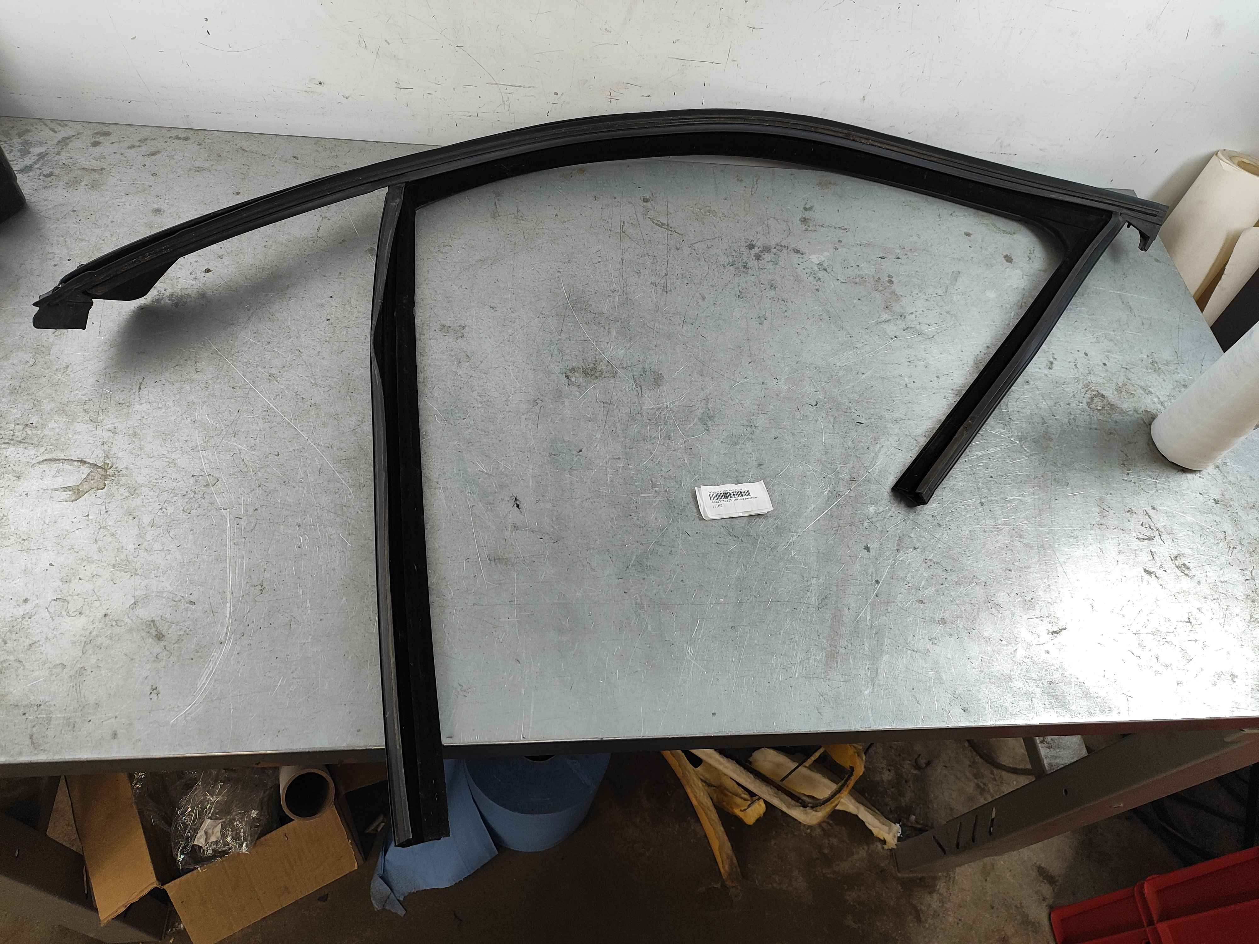 Window Guide Rail | Left