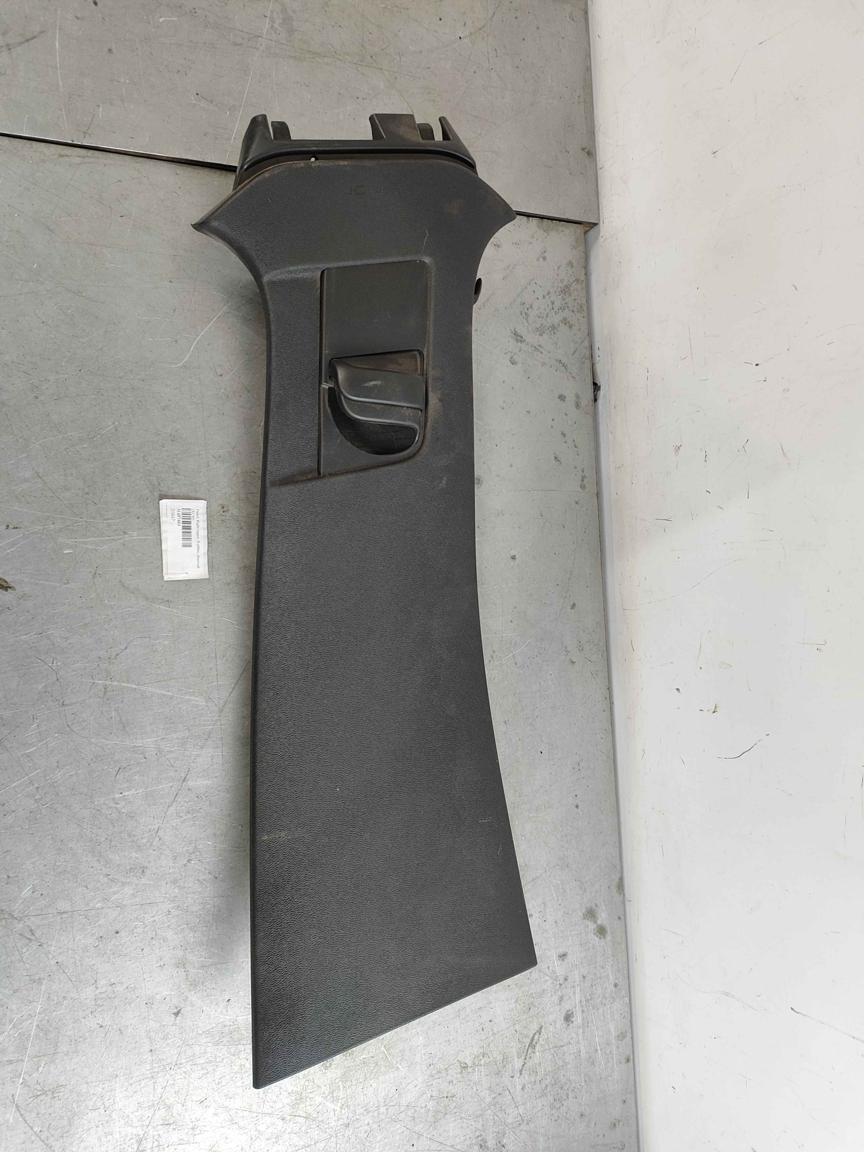 Panel, Right upper, B-pillar, charcoal (XC40)