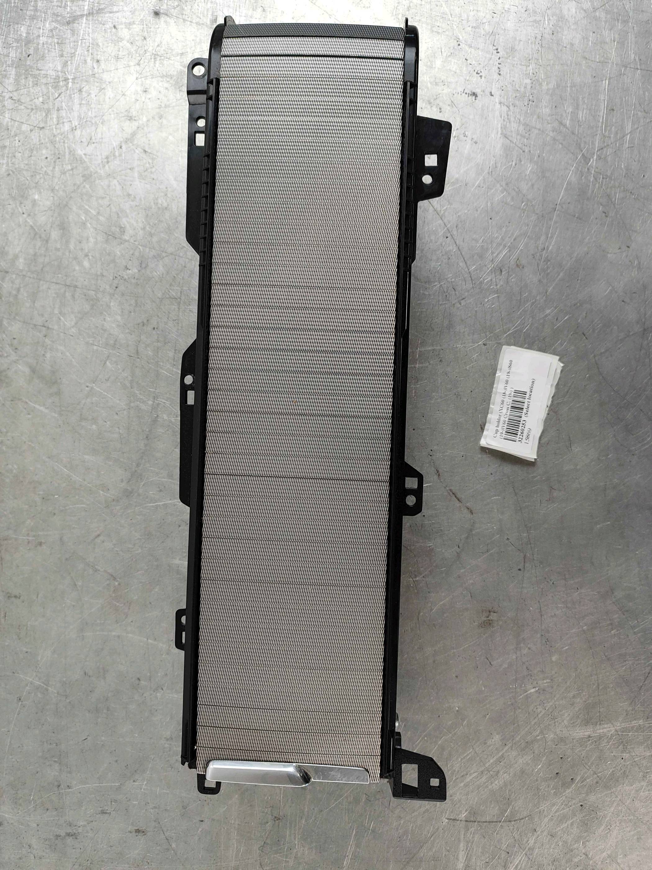 Cup holder (XC60 (18-)|V60 (19-)|S60 (19-)|V60 Cross C. (19-) )