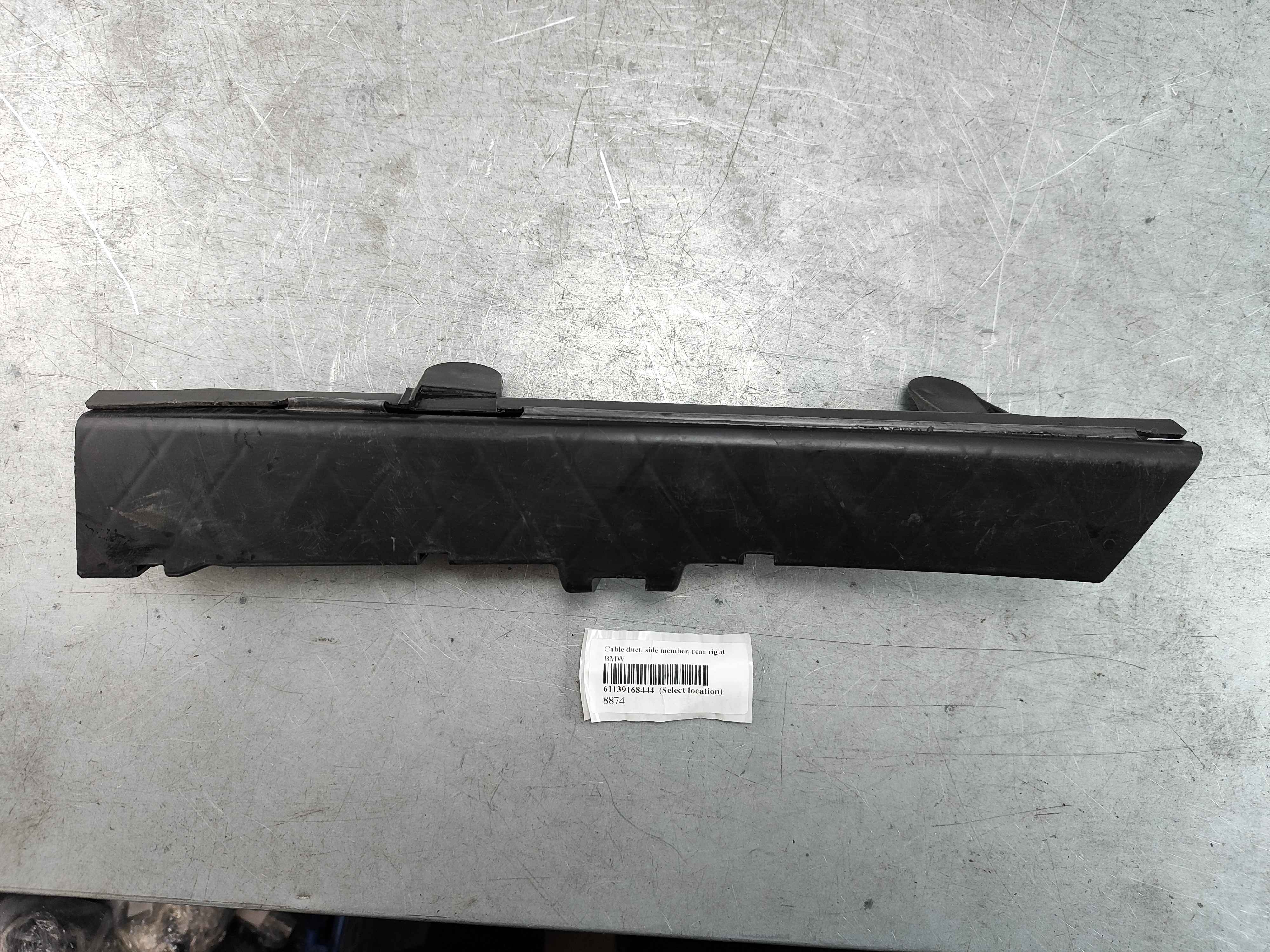 Cable duct, side member, rear right BMW