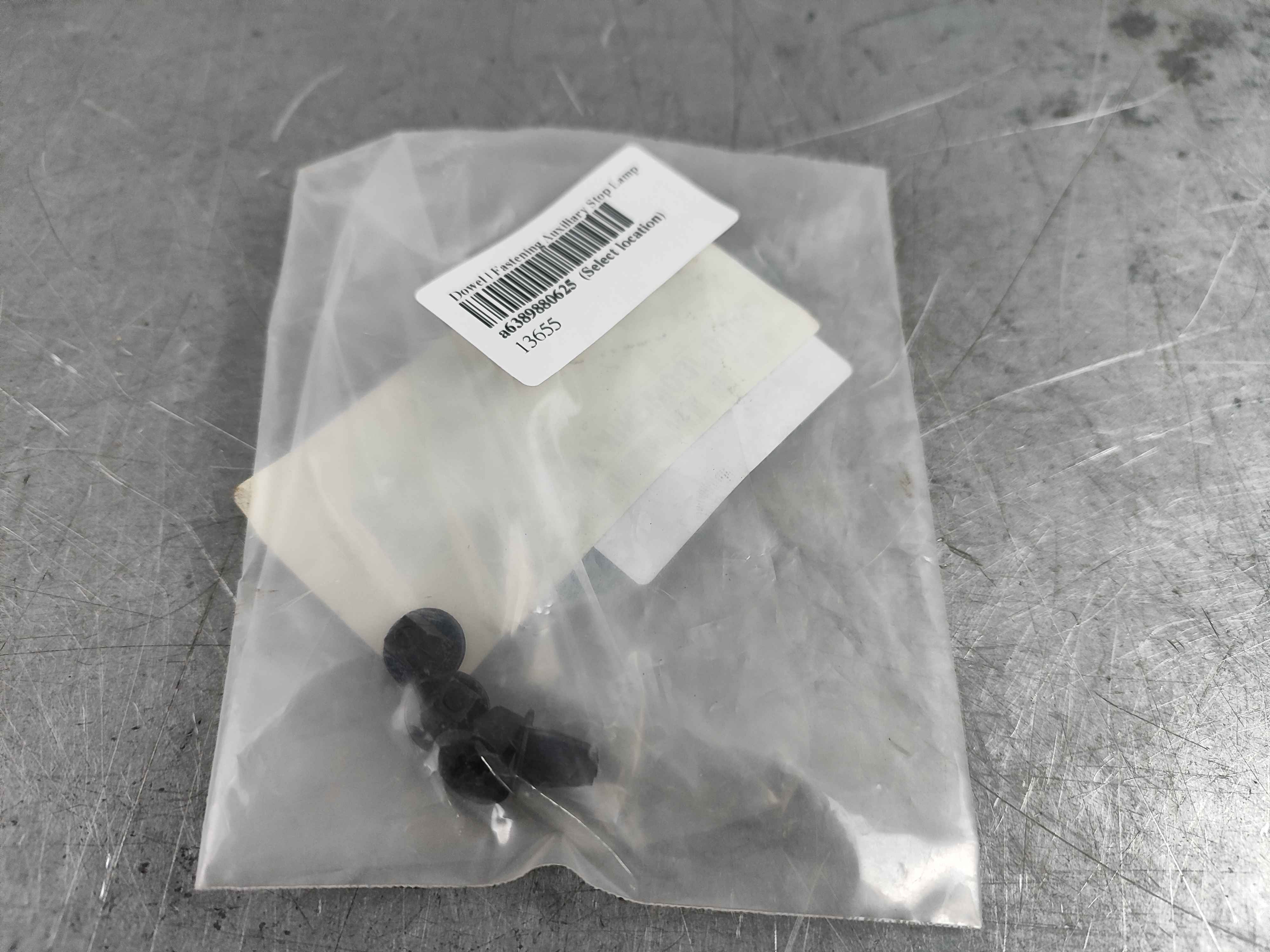 Dowel | Fastening Auxiliary Stop Lamp