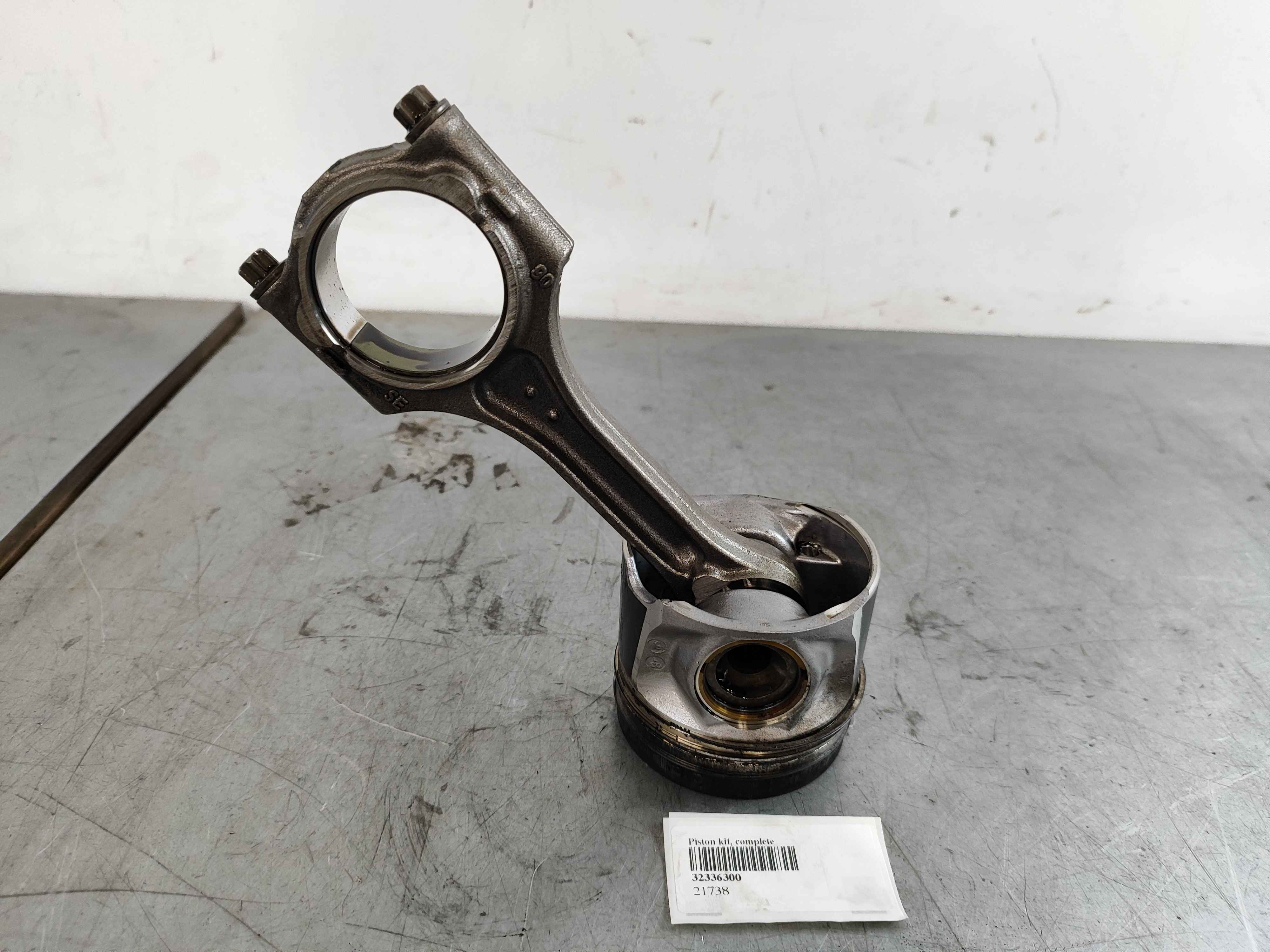 Piston kit, complete