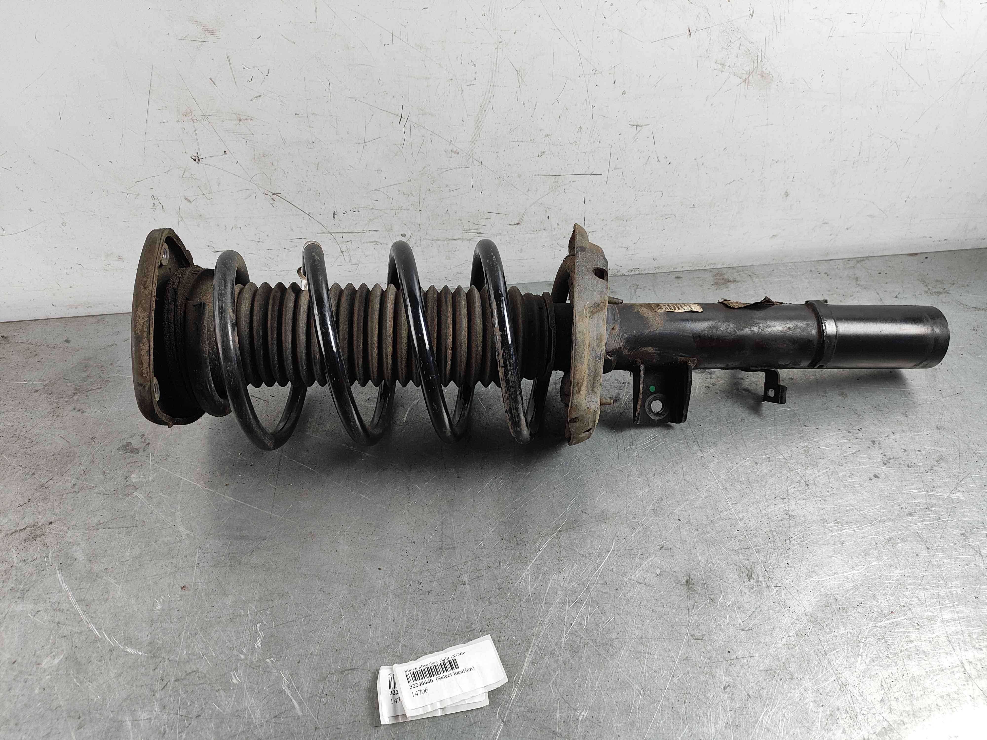 Shock absorber, right (XC40)
