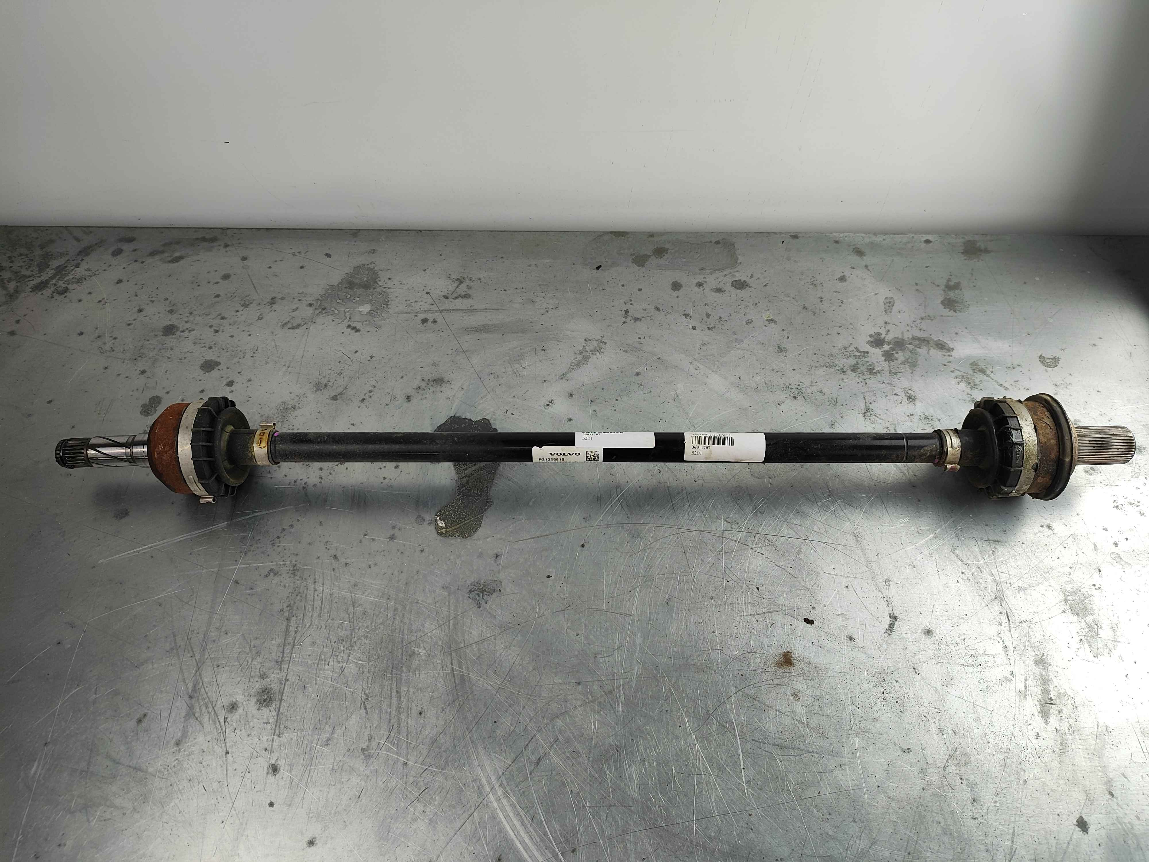 Axle shaft exch EXCH FOR 31325816 31437939 32336254 32336227 Rear Rear bellows kit cannot be serviced. The entire drive shaft must be replaced.