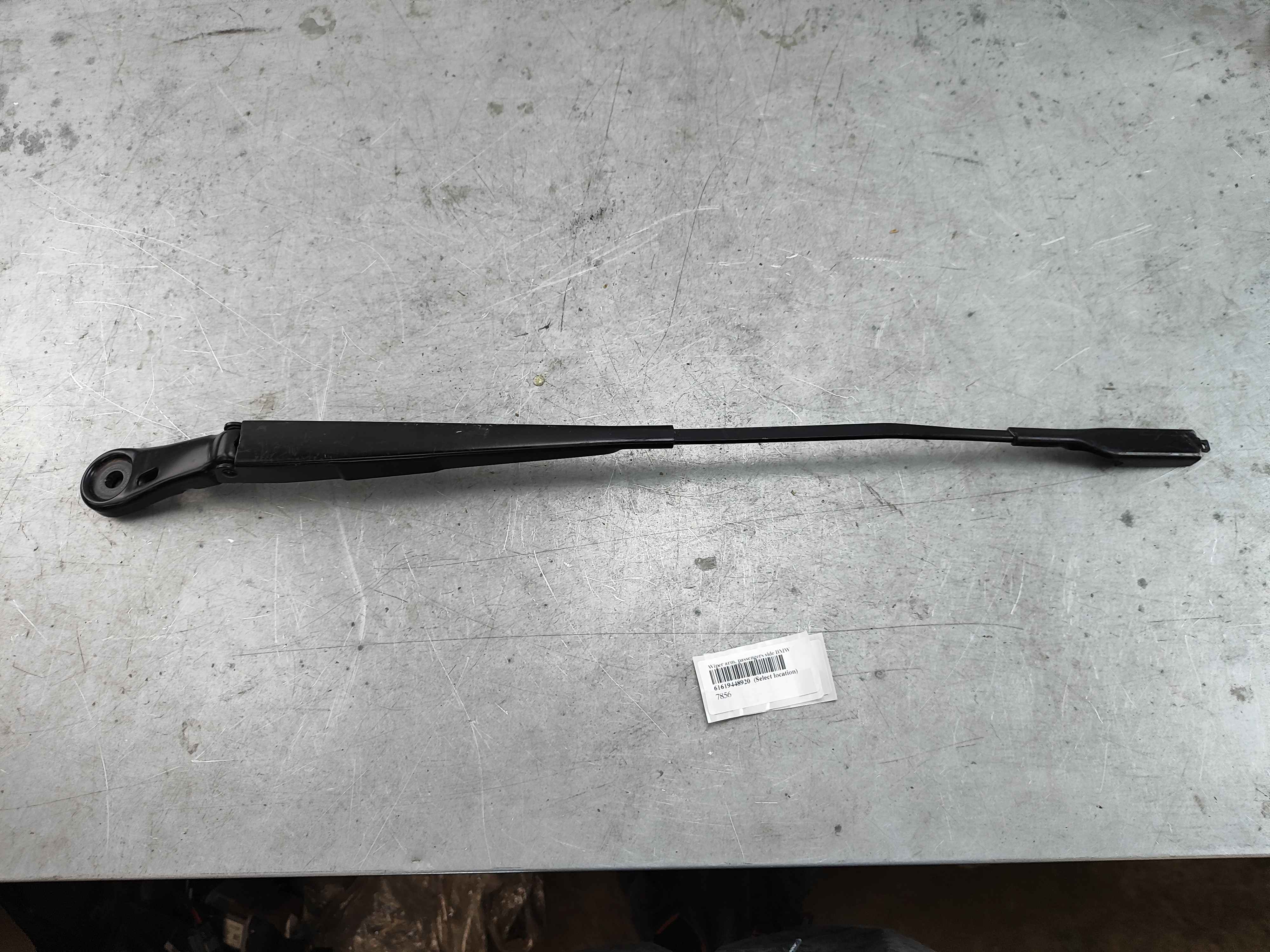 Wiper arm, passengers side BMW