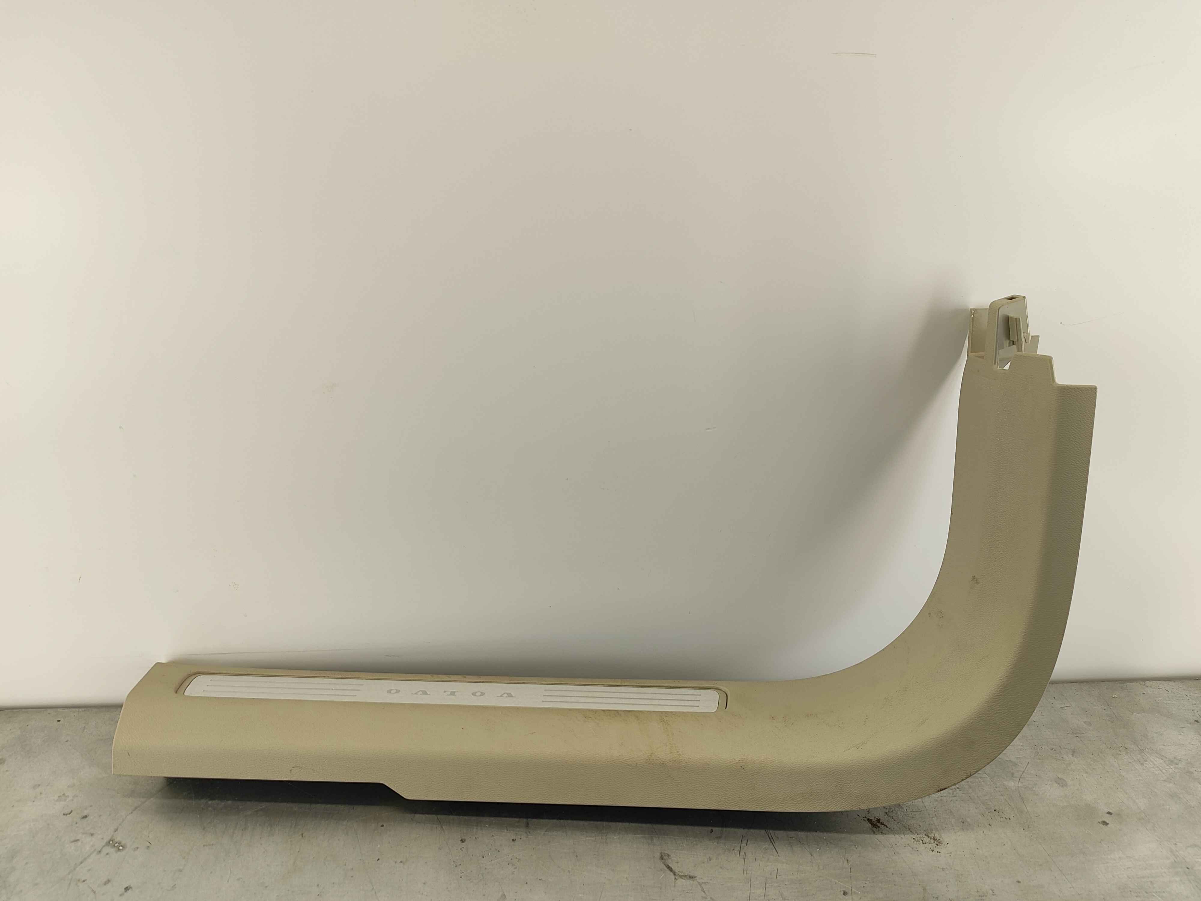 Sill moulding Interior code: UXXX WXXX. left front