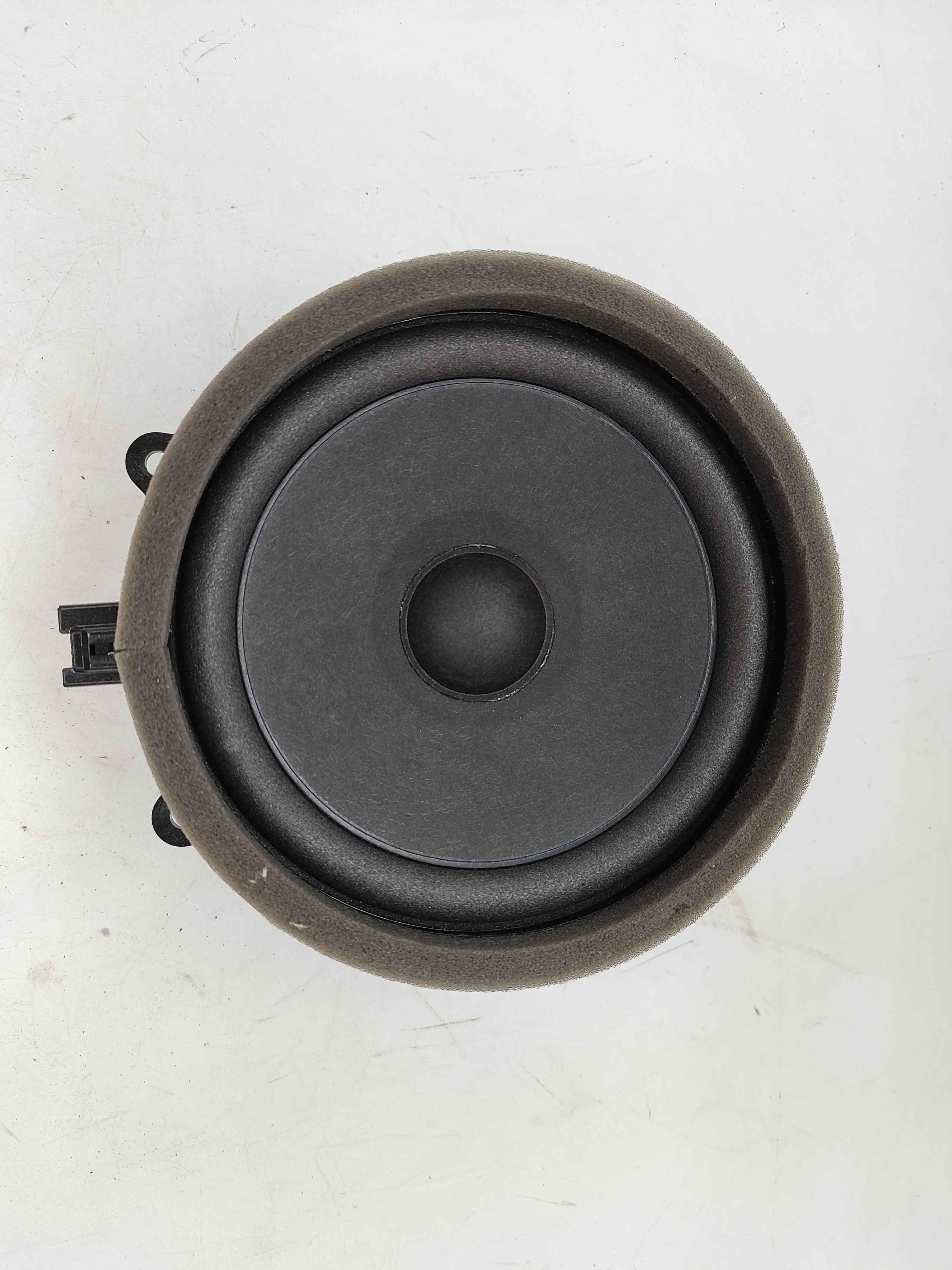 Loudspeaker, base, front door
