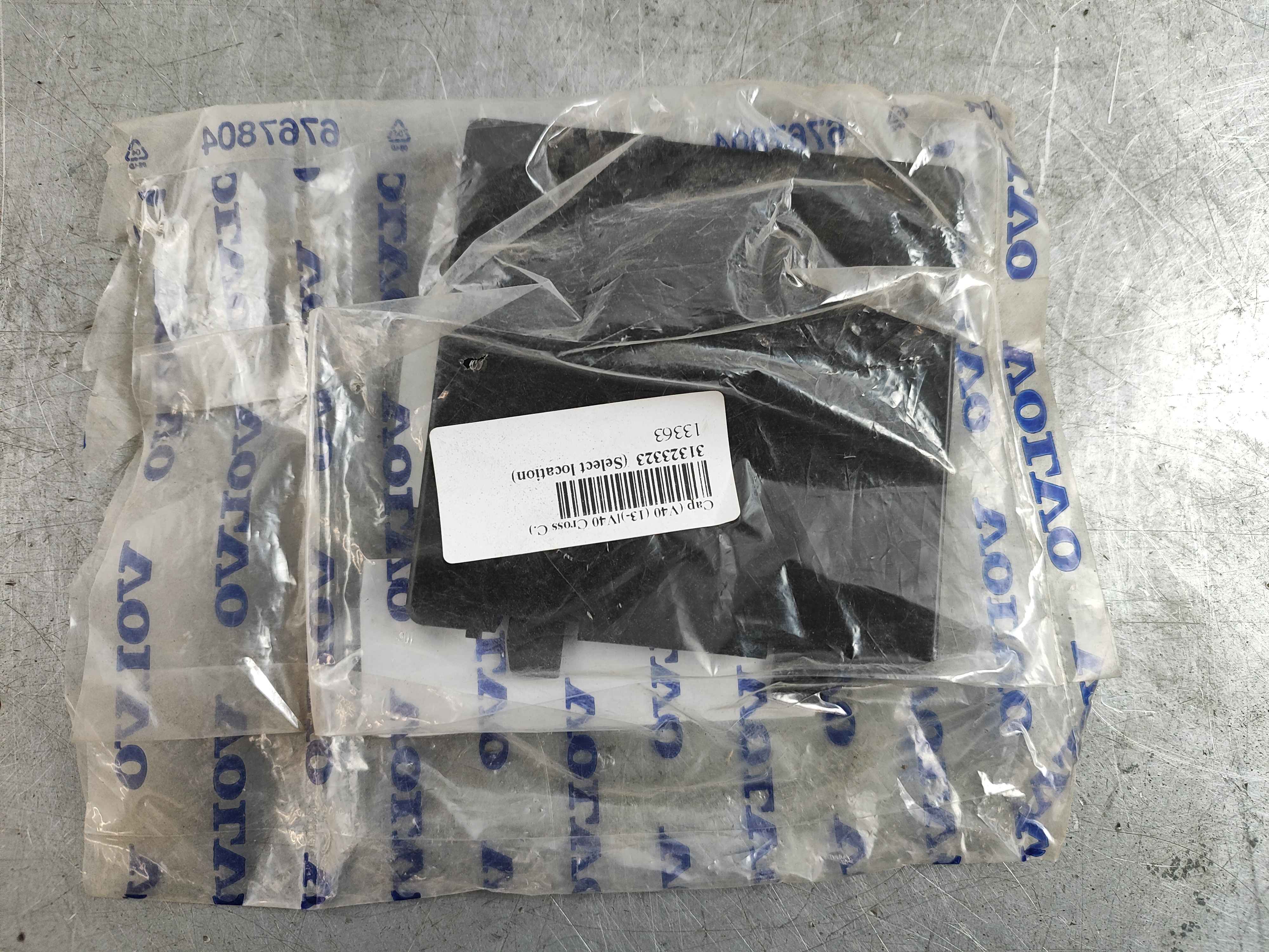 Cap (V40 (13-)|V40 Cross C.)