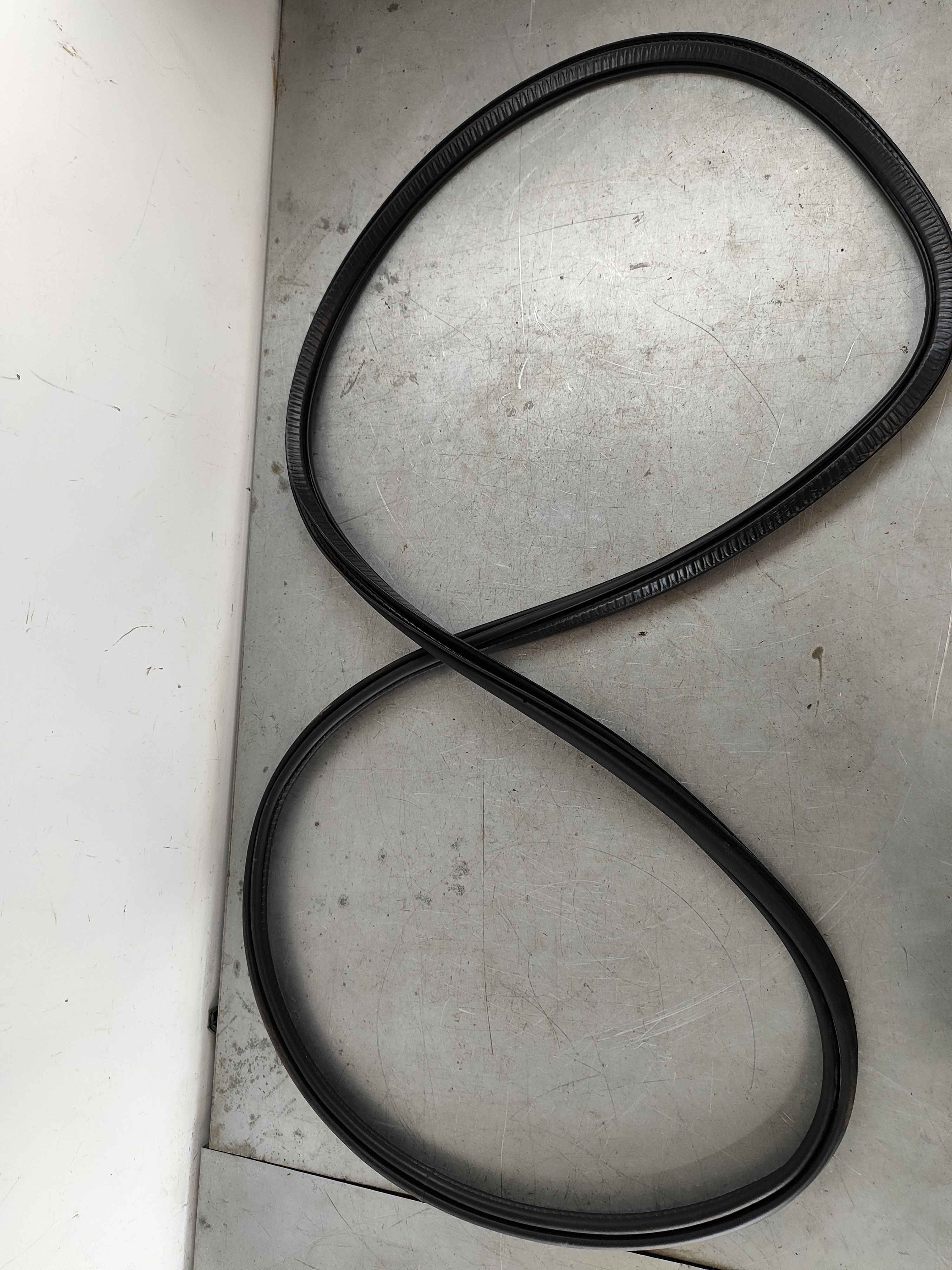 Sealing moulding, car body, front (XC60 (18-))