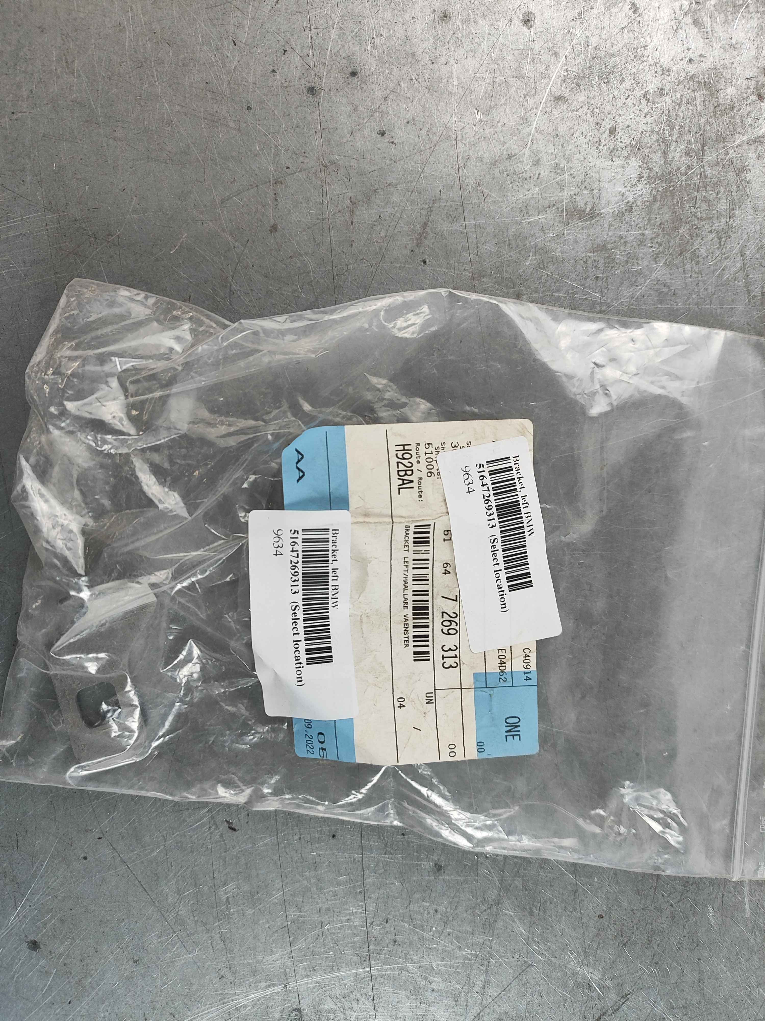 Bracket, left BMW