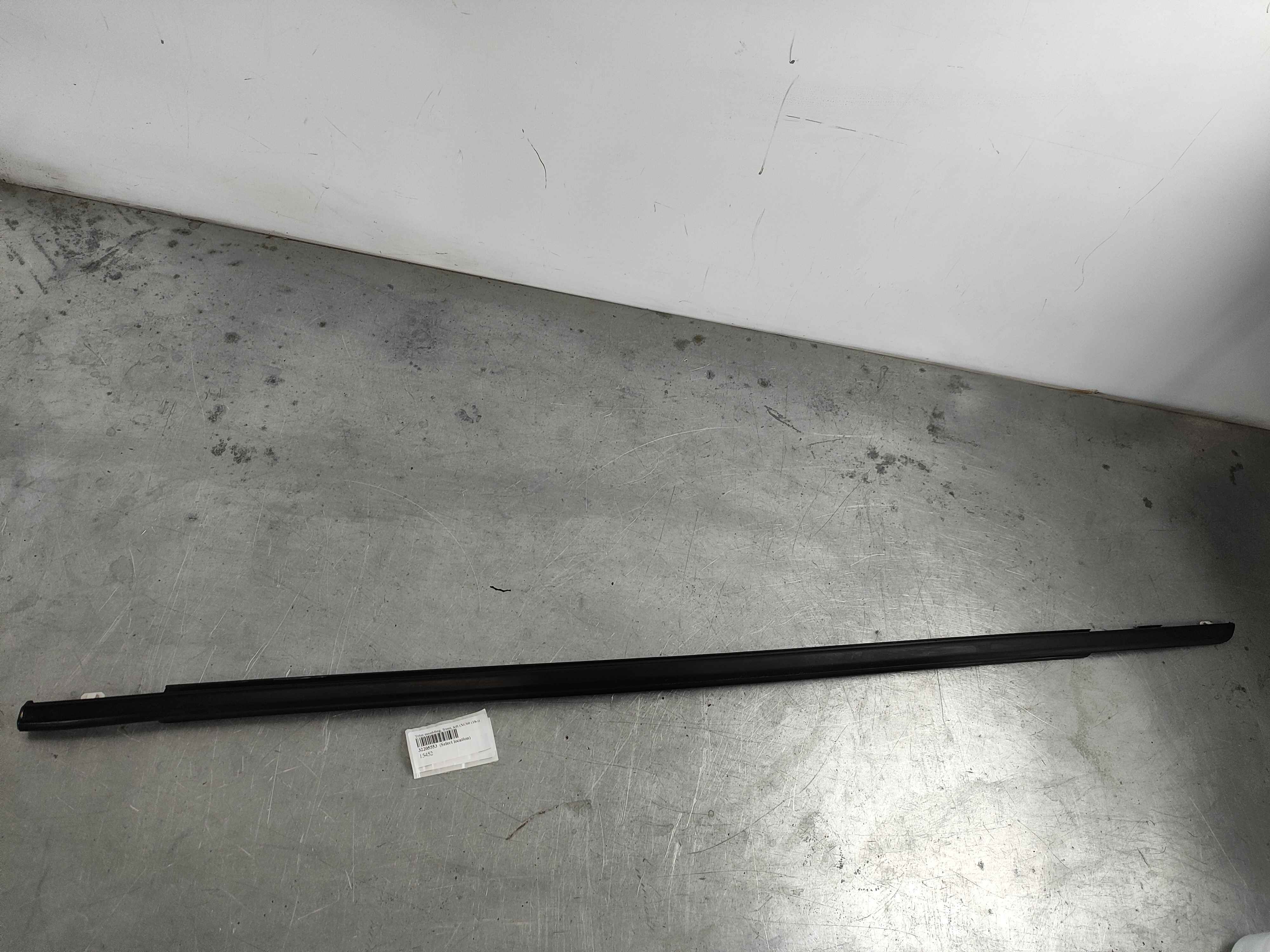 Trim moulding, front, left (XC60 (18-))